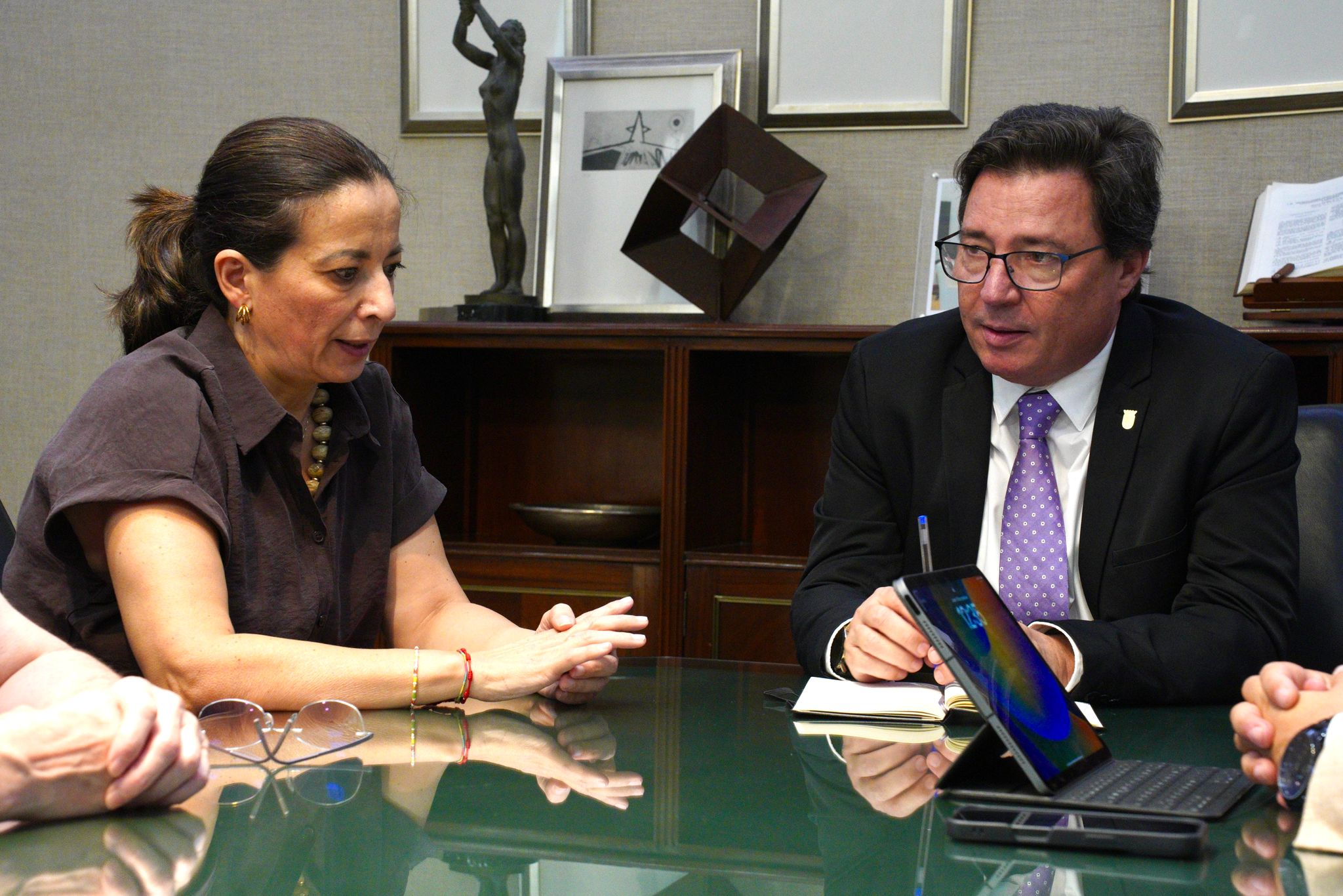 Reunión del consejero con la alcaldesa de Don Benito foto 2