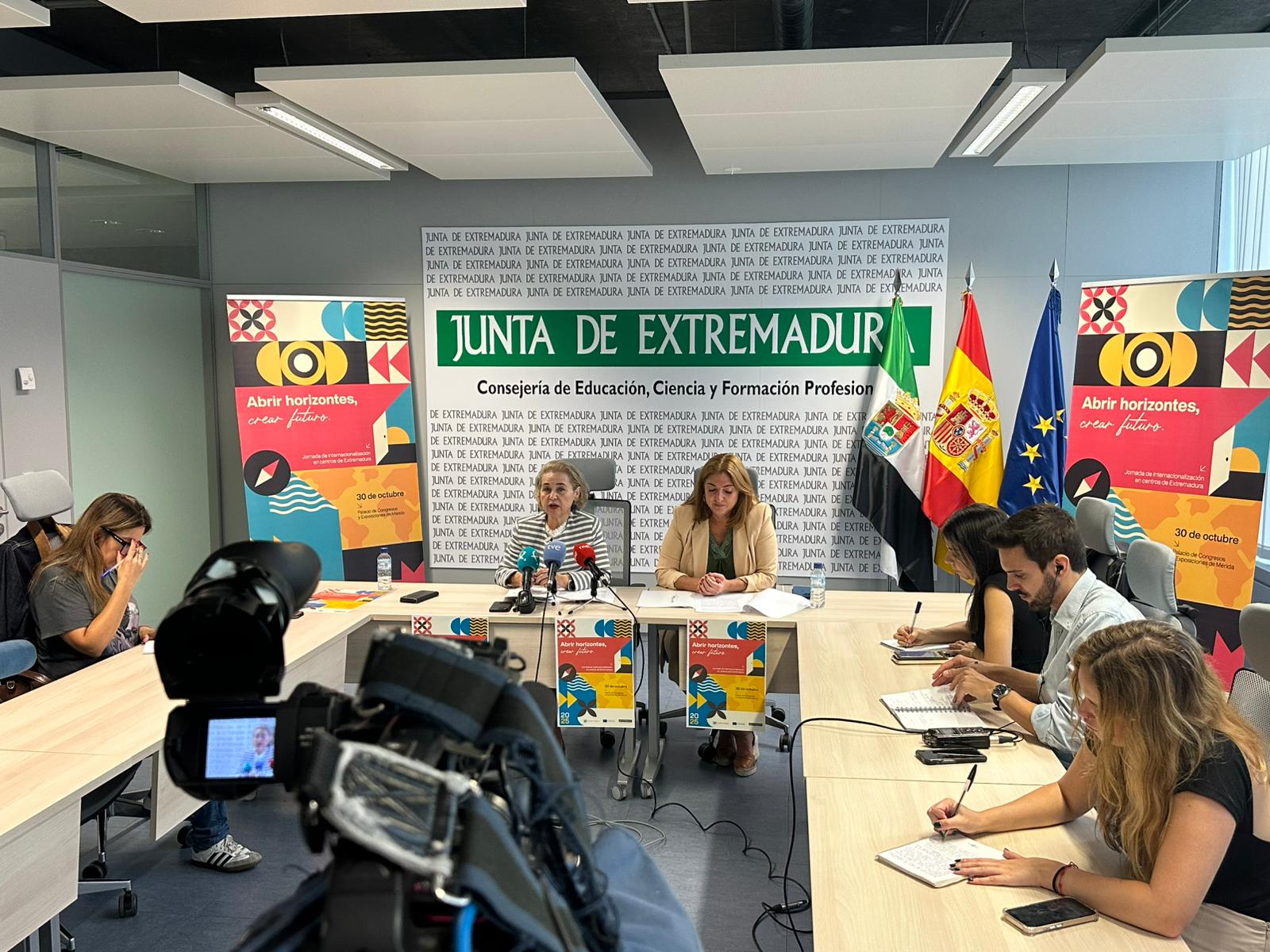 Momento de la comparecencia de prensa