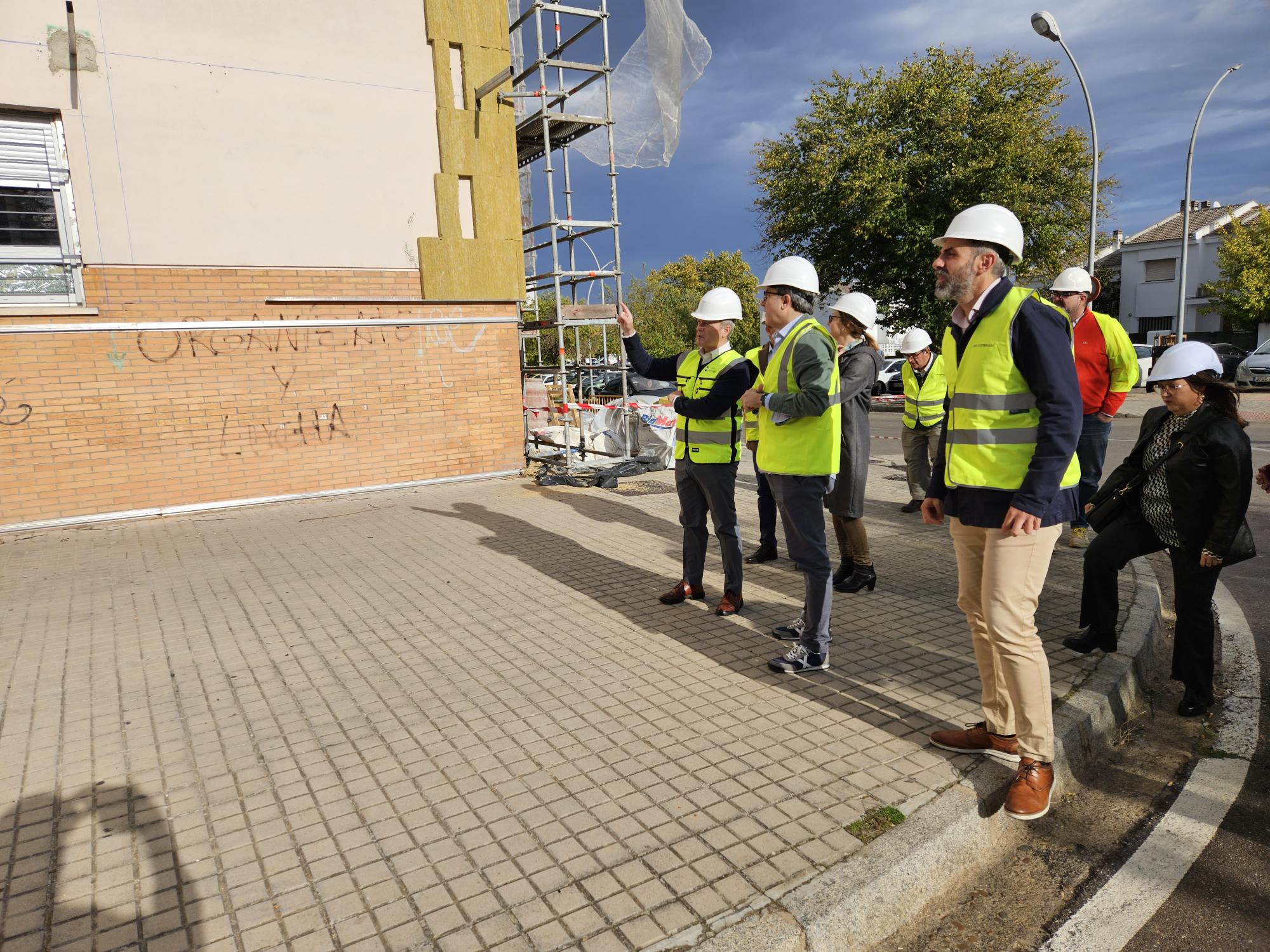 El consejero de Infraestructuras, Transporte y Vivienda, Manuel Martín Castizo, visita las obras. 