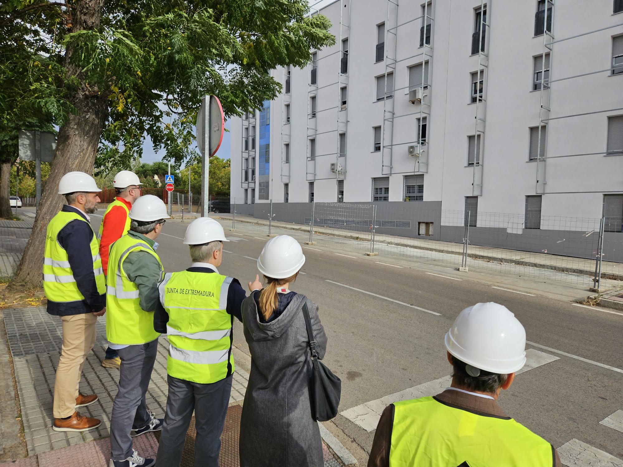 El consejero de Infraestructuras, Transporte y Vivienda, Manuel Martín Castizo, visita las obras. 
