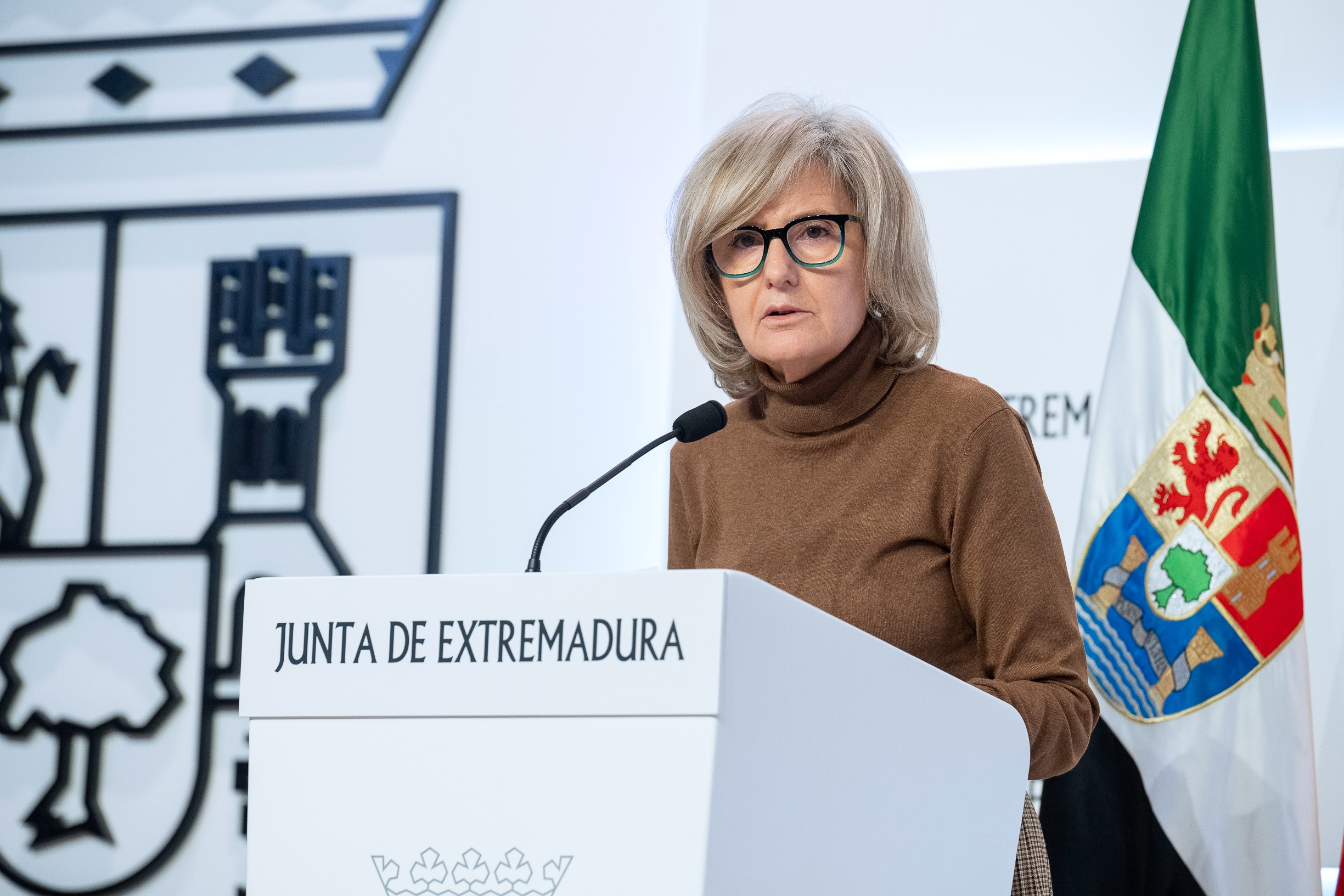 Foto de la portavoz de la Junta de Extremadura durante la rueda de prensa