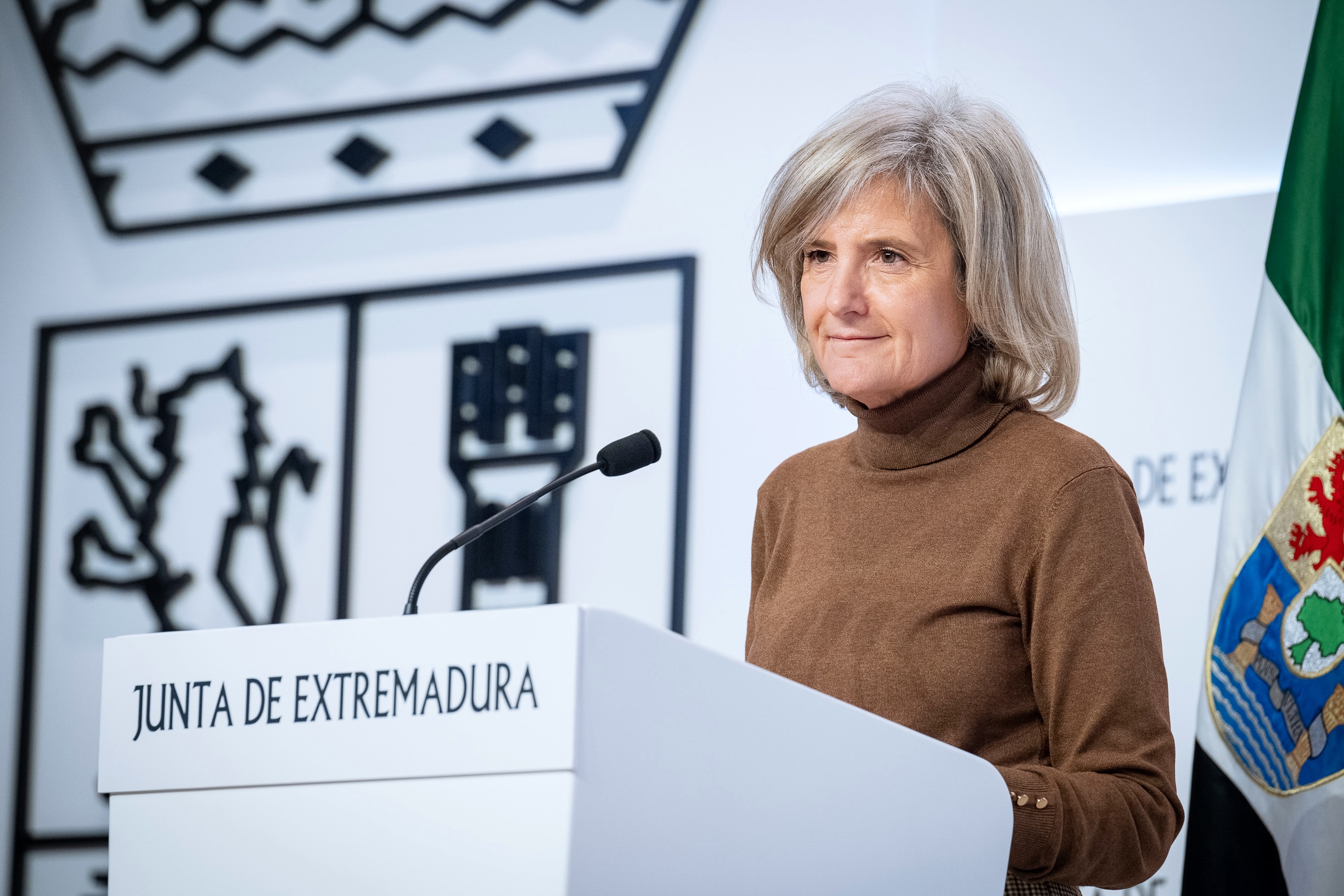 Foto de la portavoz de la Junta de Extremadura durante la rueda de prensa