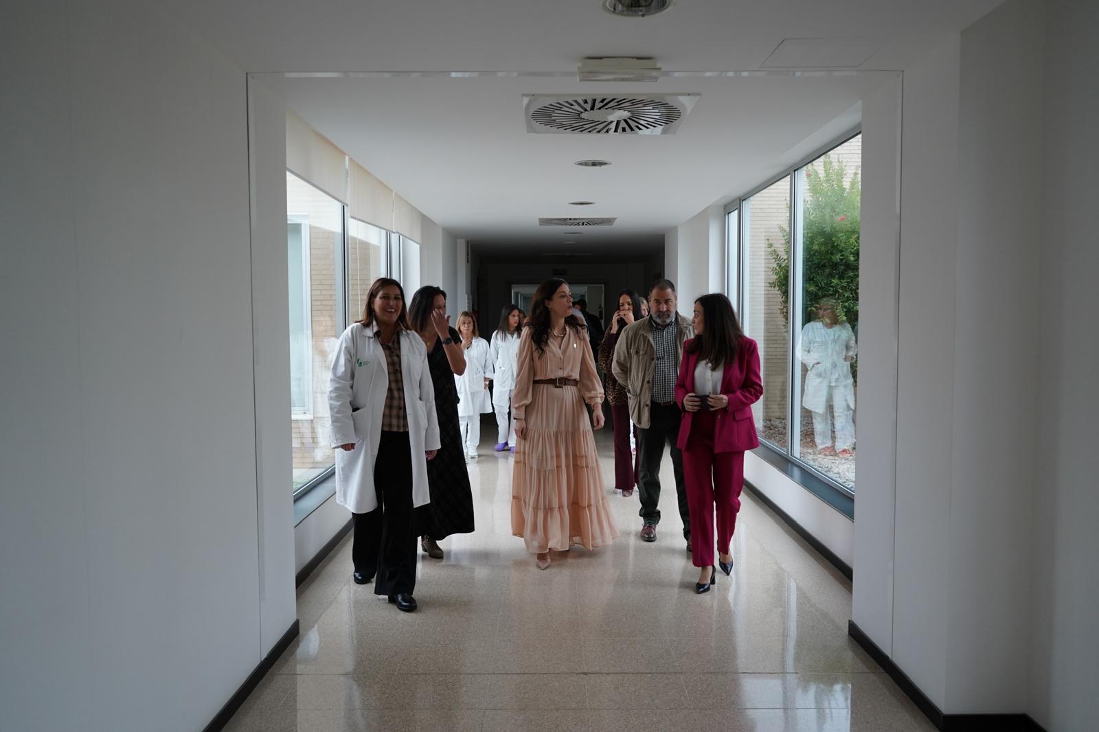 La consejera de Salud y Servicios Sociales, Sara Gª Espada, durante la visita.