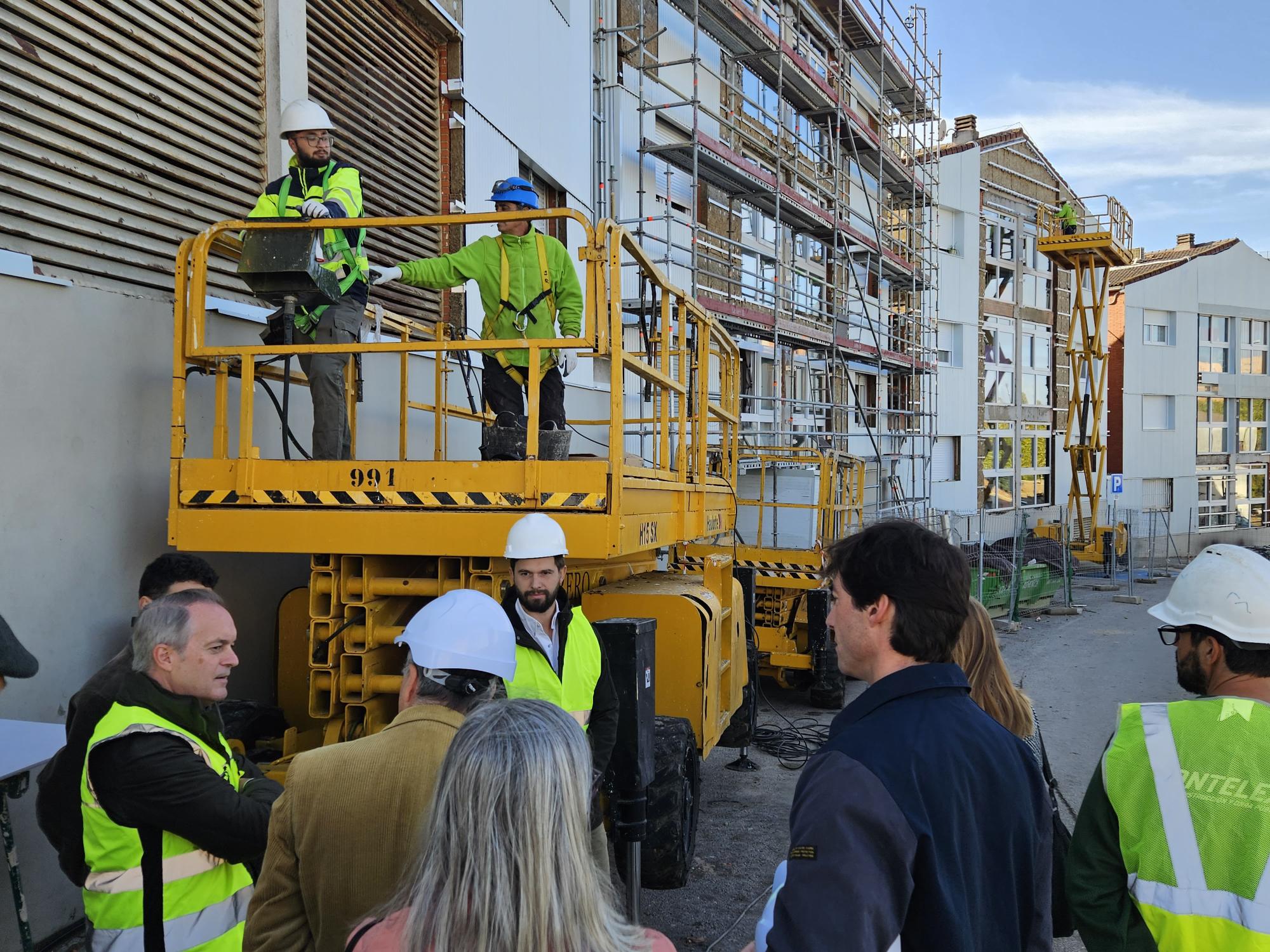El consejero de Infraestructuras, Transporte y Vivienda, Manuel Martín Castizo, visita las obras.
