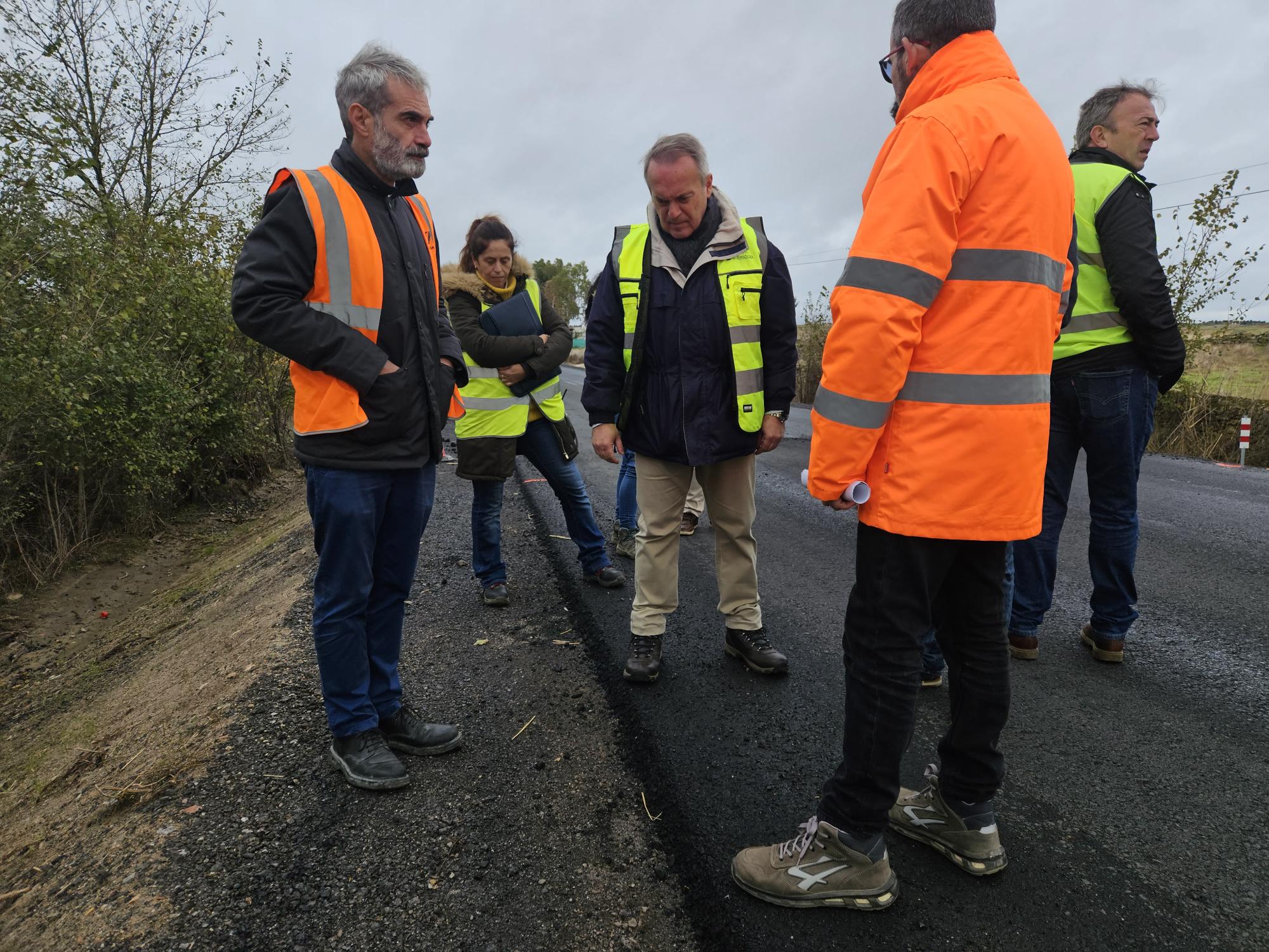El consejero de Infraestructuras, Transporte y Vivienda, Manuel Martín Castizo, visita las obras.