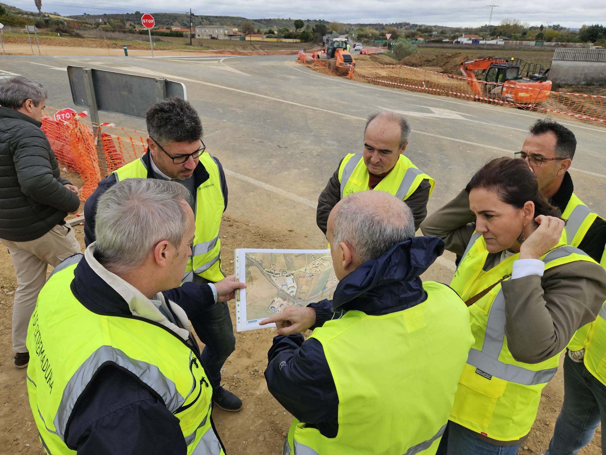 El consejero de Infraestructuras, Transporte y Vivienda, Manuel Martín Castizo, visita las obras.
