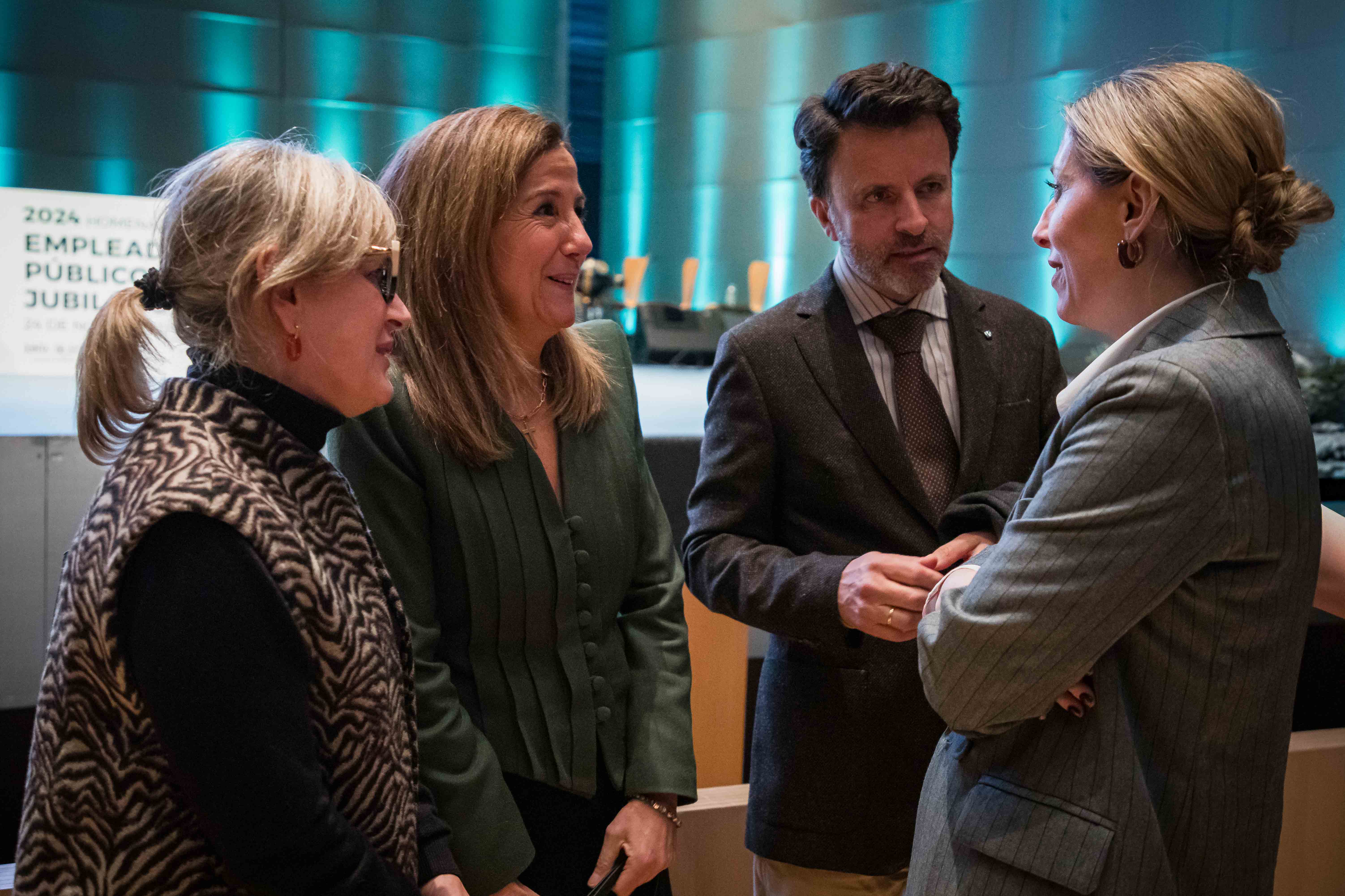 Presidenta junto a secretarias generales