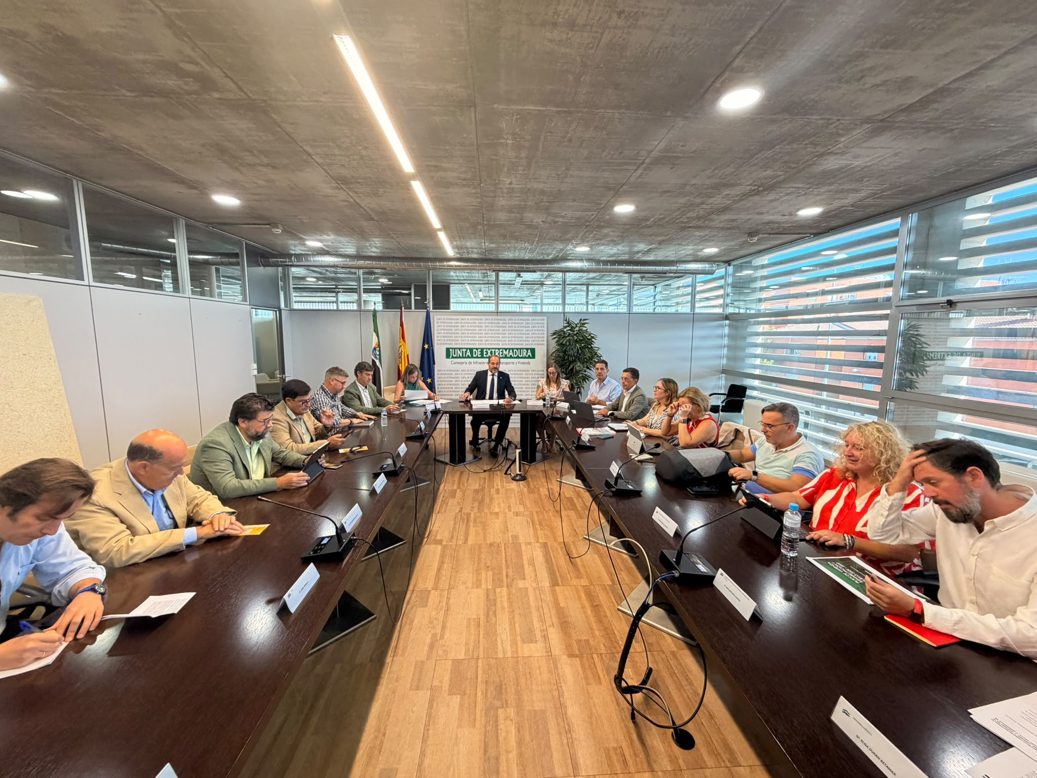 Foto de La comisión sectorial respalda por unanimidad el nuevo Plan de Vivienda de Extremadura 2026-2030, dotado con 951 millones de euros