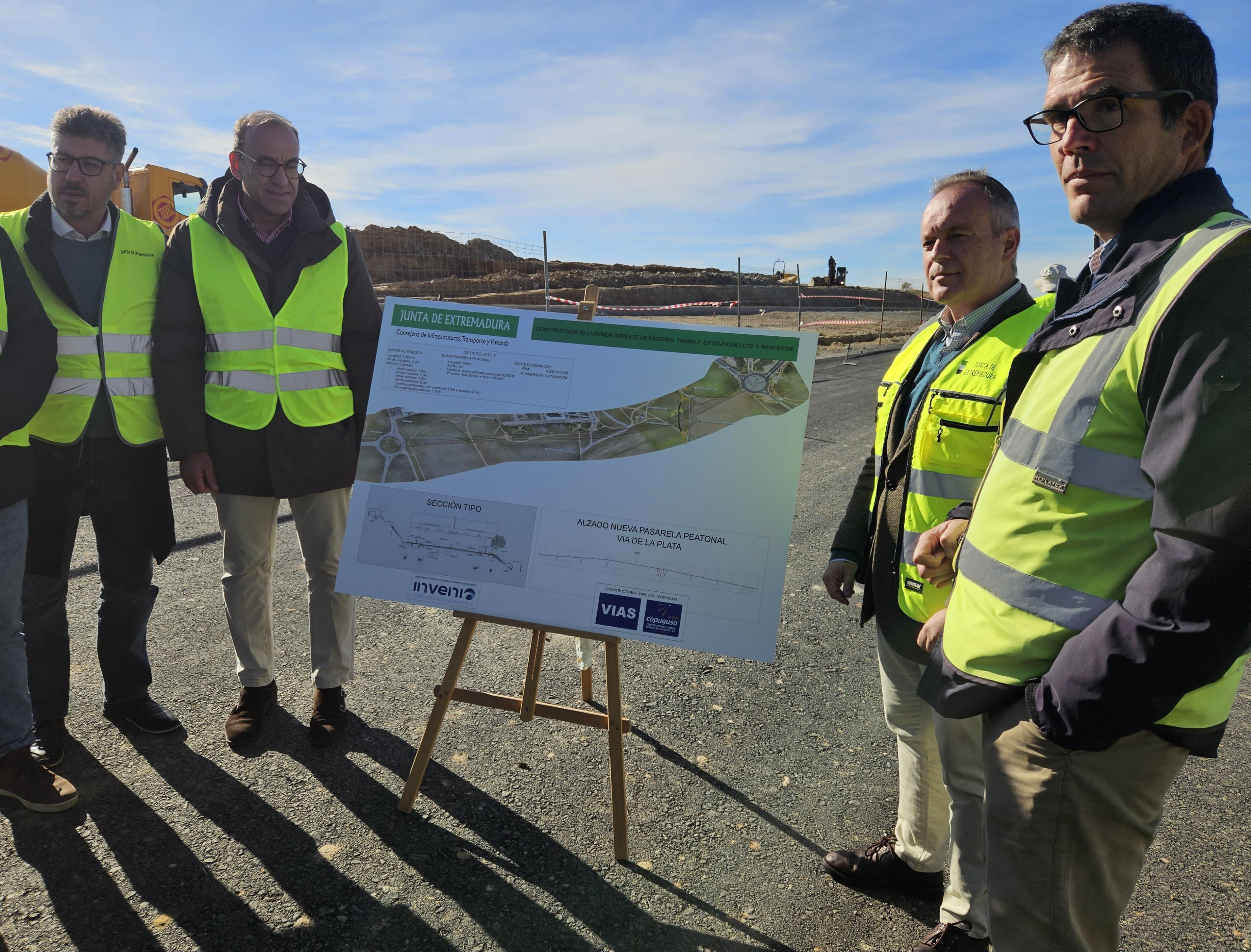 El consejero visita las obras