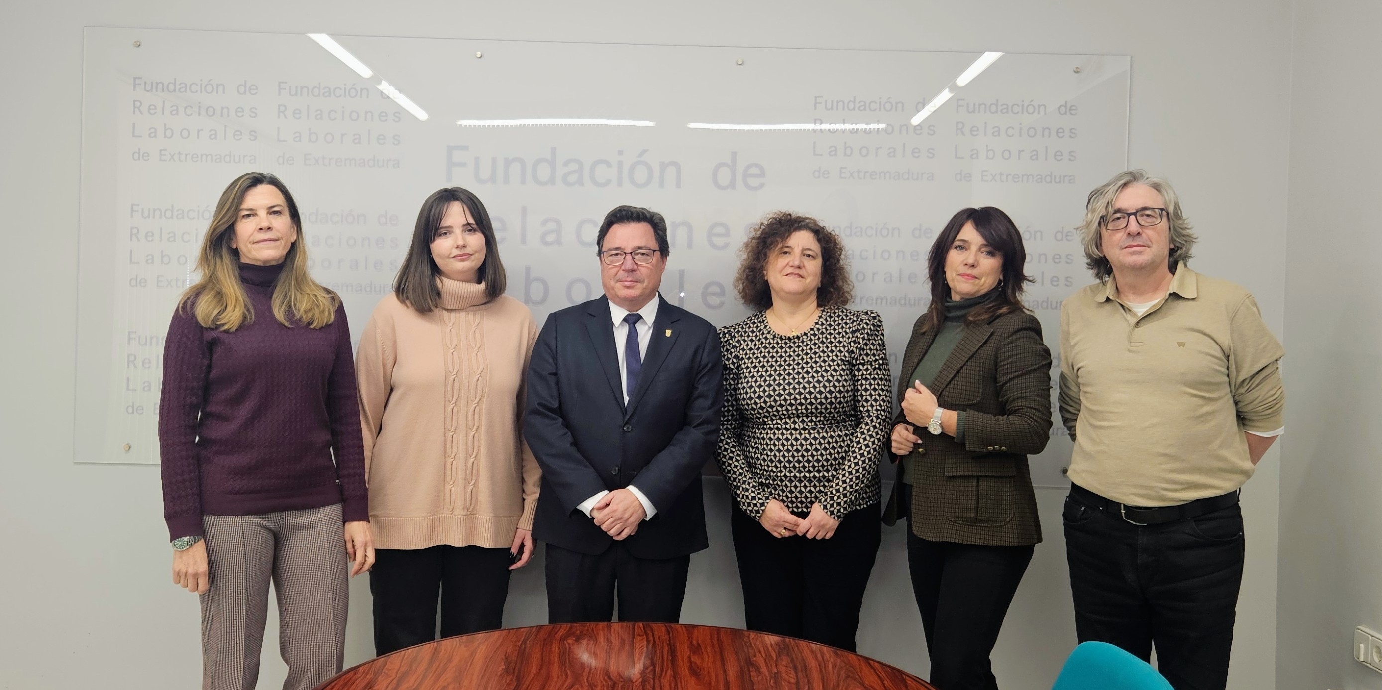 Otra imagen de los integrantes de la reunión