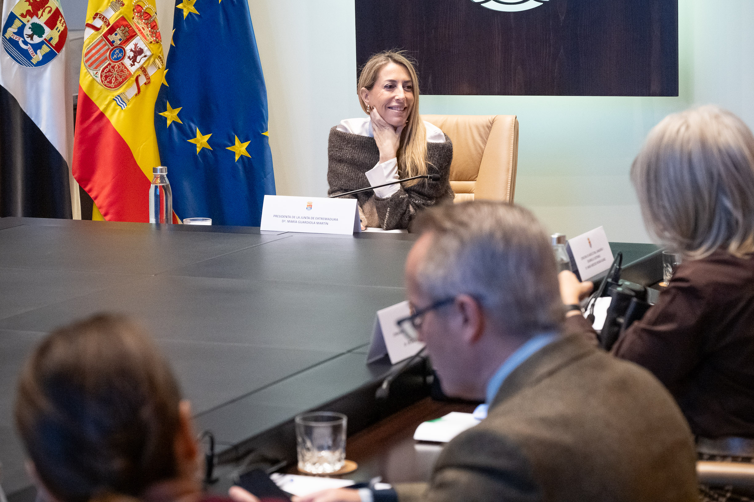 Presidenta en primer término