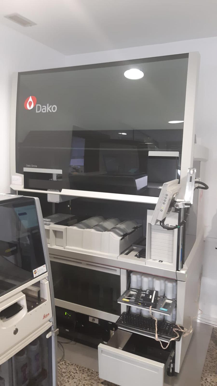 Image 2 of article El Hospital de Llerena incorpora nuevos equipos para el laboratorio de Anatomía Patológica