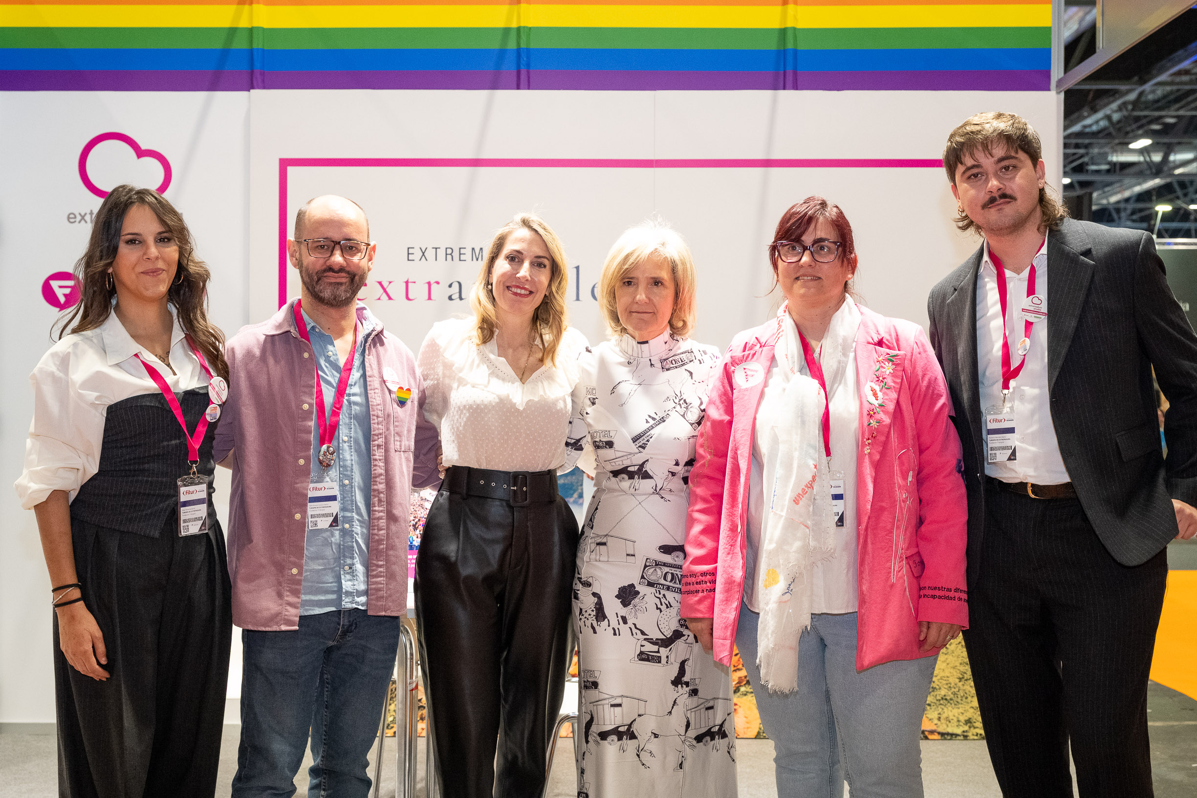 Foto de la presidenta de la Junta en Fitur