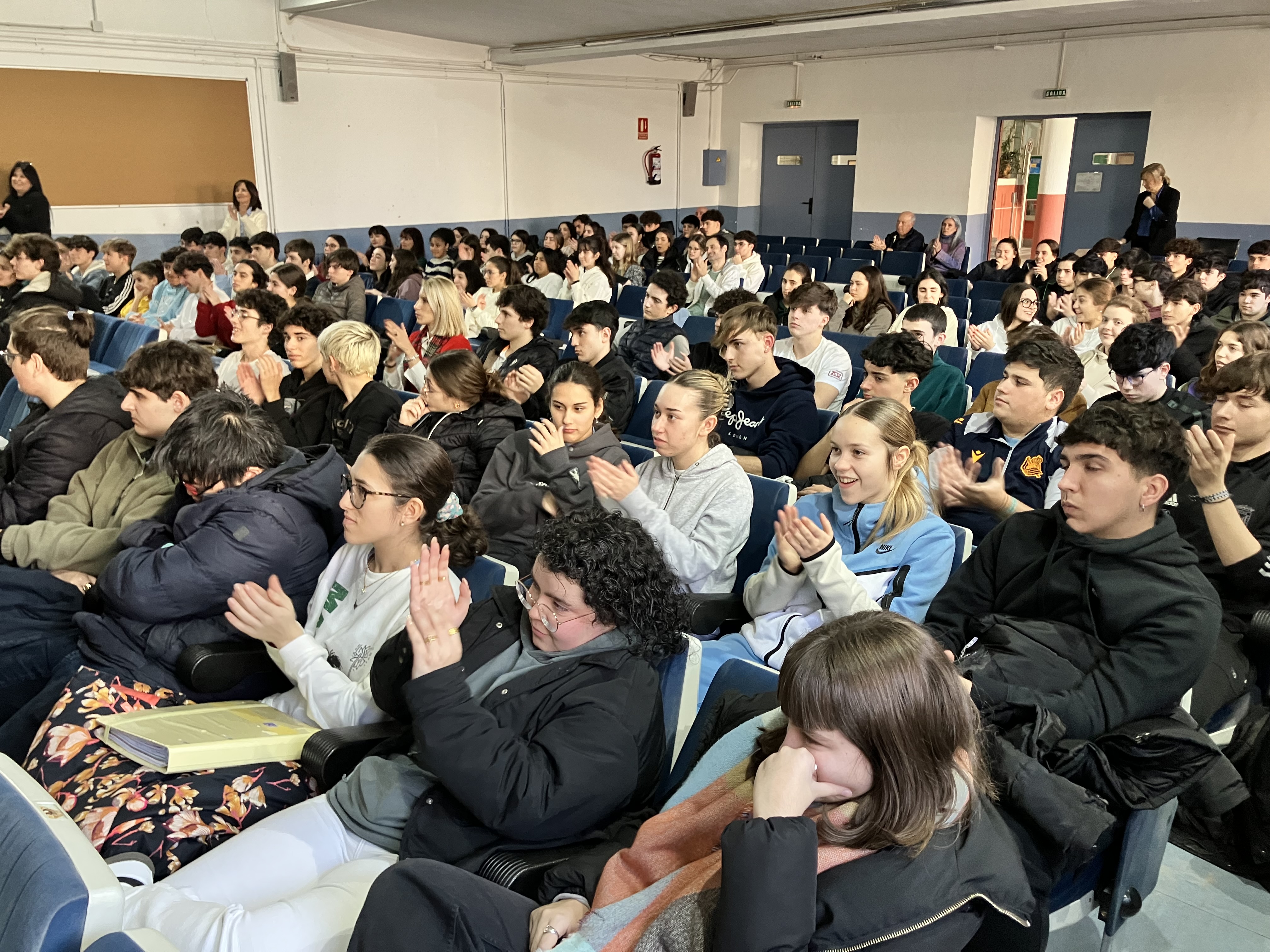 Image 2 of article La secretaria general de Educación ensalza la figura del docente durante la celebración de Santo Tomás de Aquino en el IES Zurbarán de Badajoz