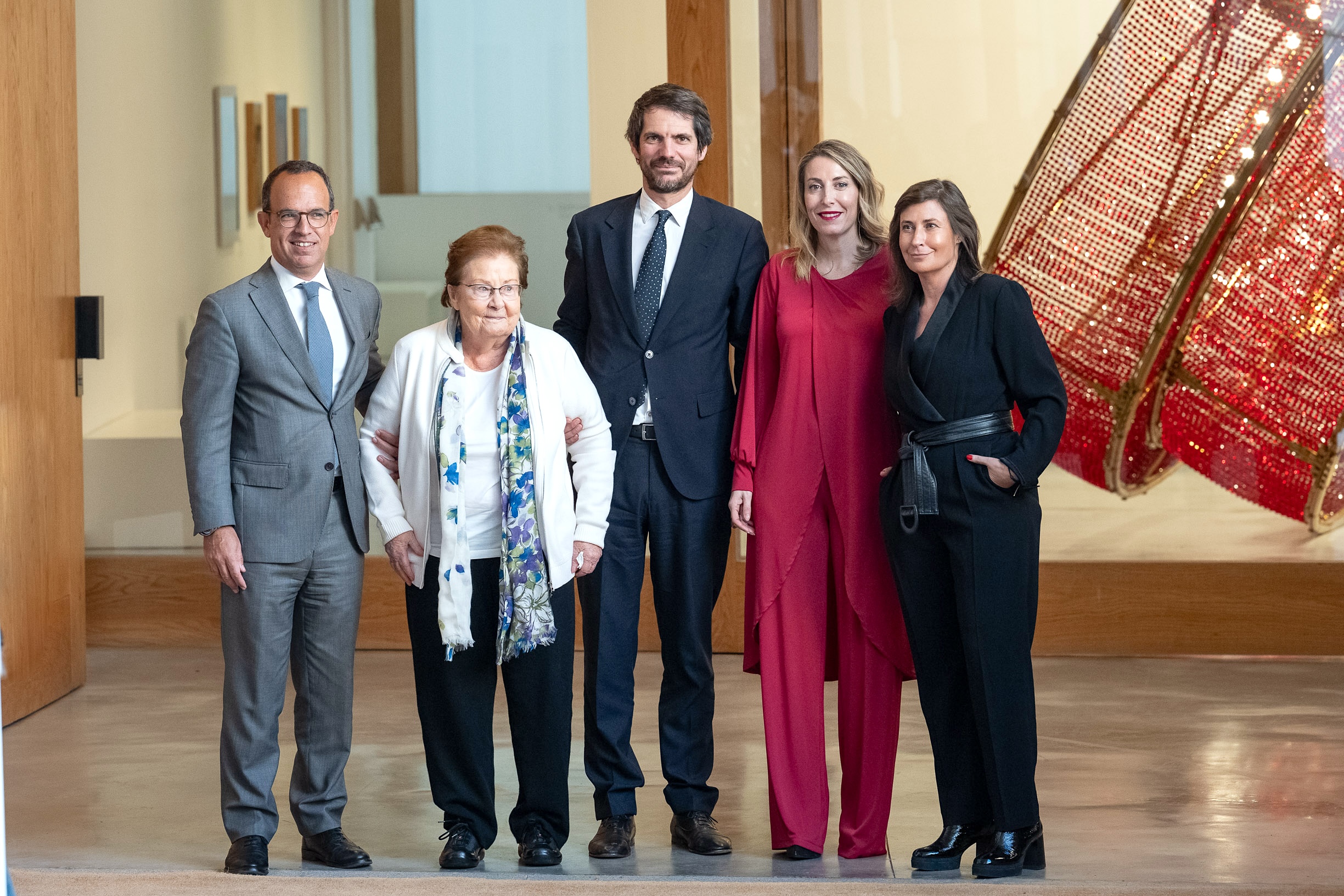 Image 0 of article Guardiola felicita a Helga de Alvear por la Medalla al Mérito Cultural de Portugal: Extremadura estará a la altura de tu generosidad
