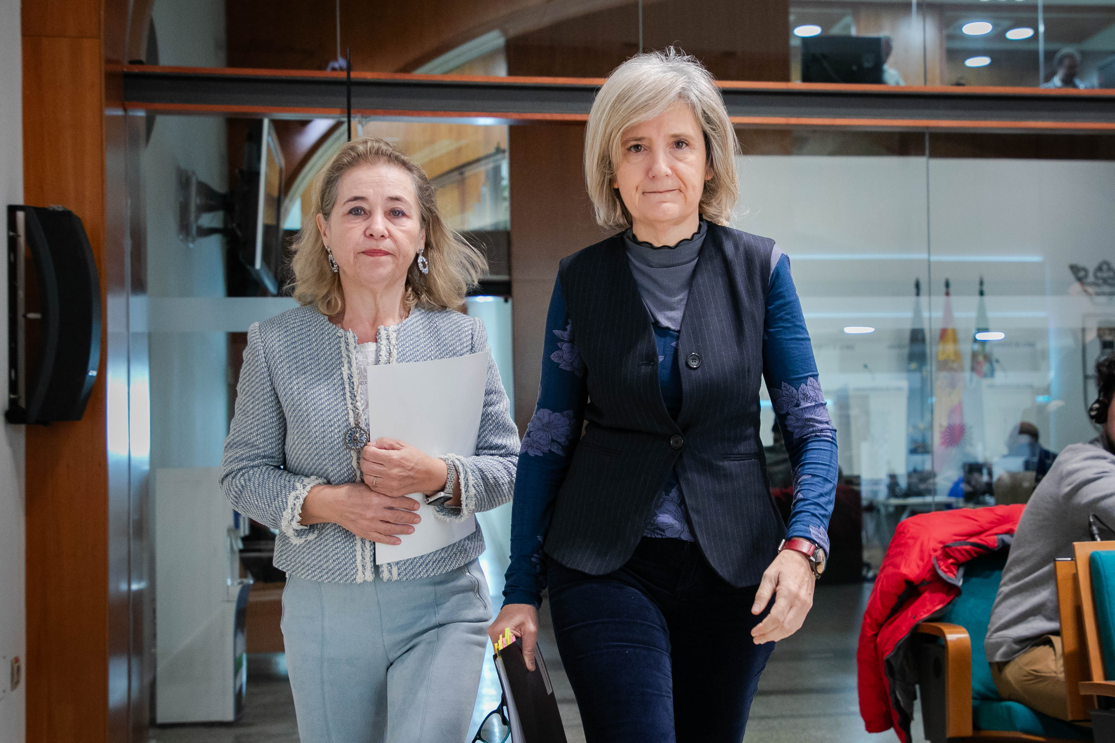 La portavoz de la Junta de Extremadura, Victoria Bazaga; y la consejera de Educación, Ciencia y Formación Profesional, María Mercedes Vaquera han comparecido en la sala de prensa.