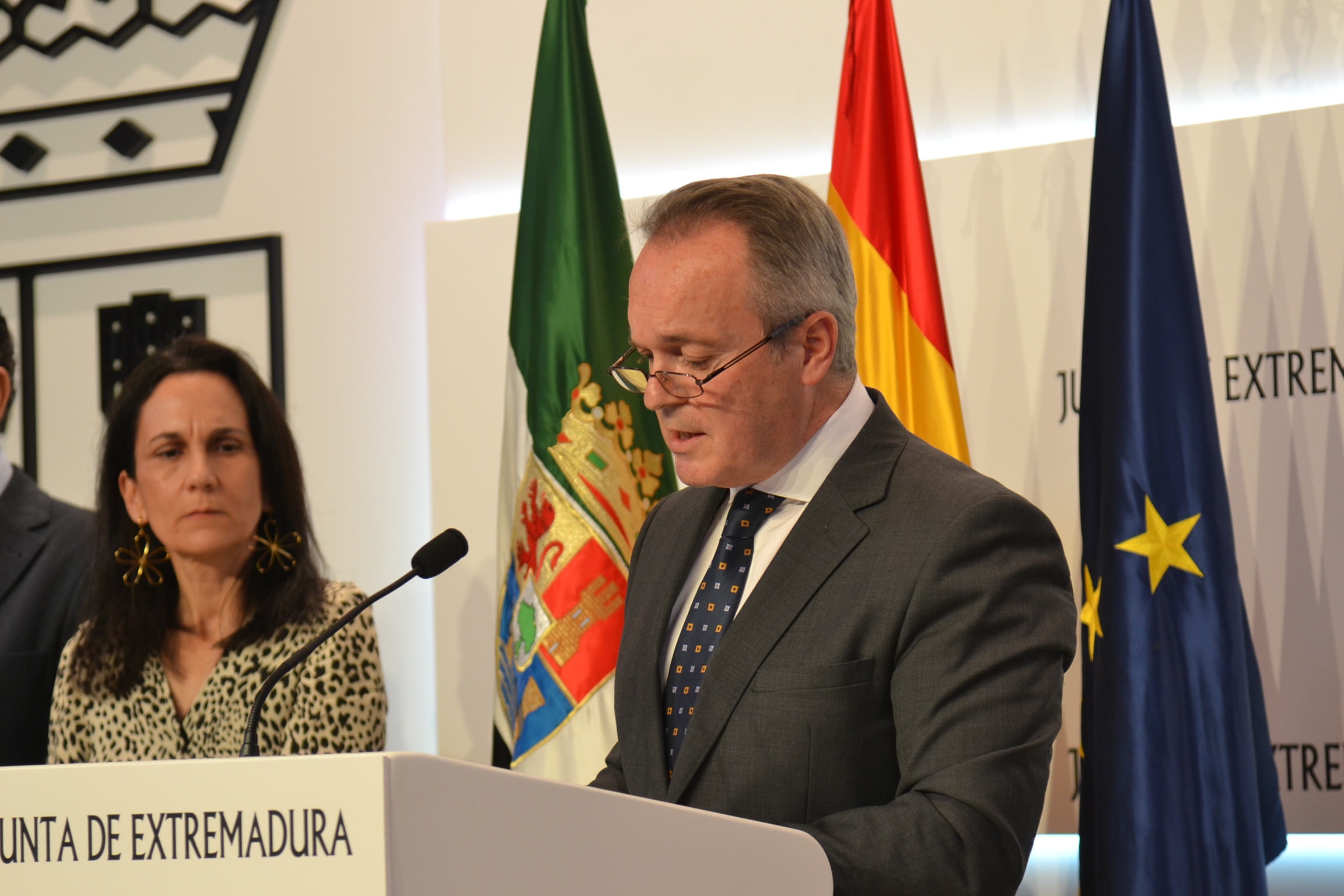 El consejero durante la presentación de la Mesa Técnica de Expertos de Infraestructuras de Extremadura.