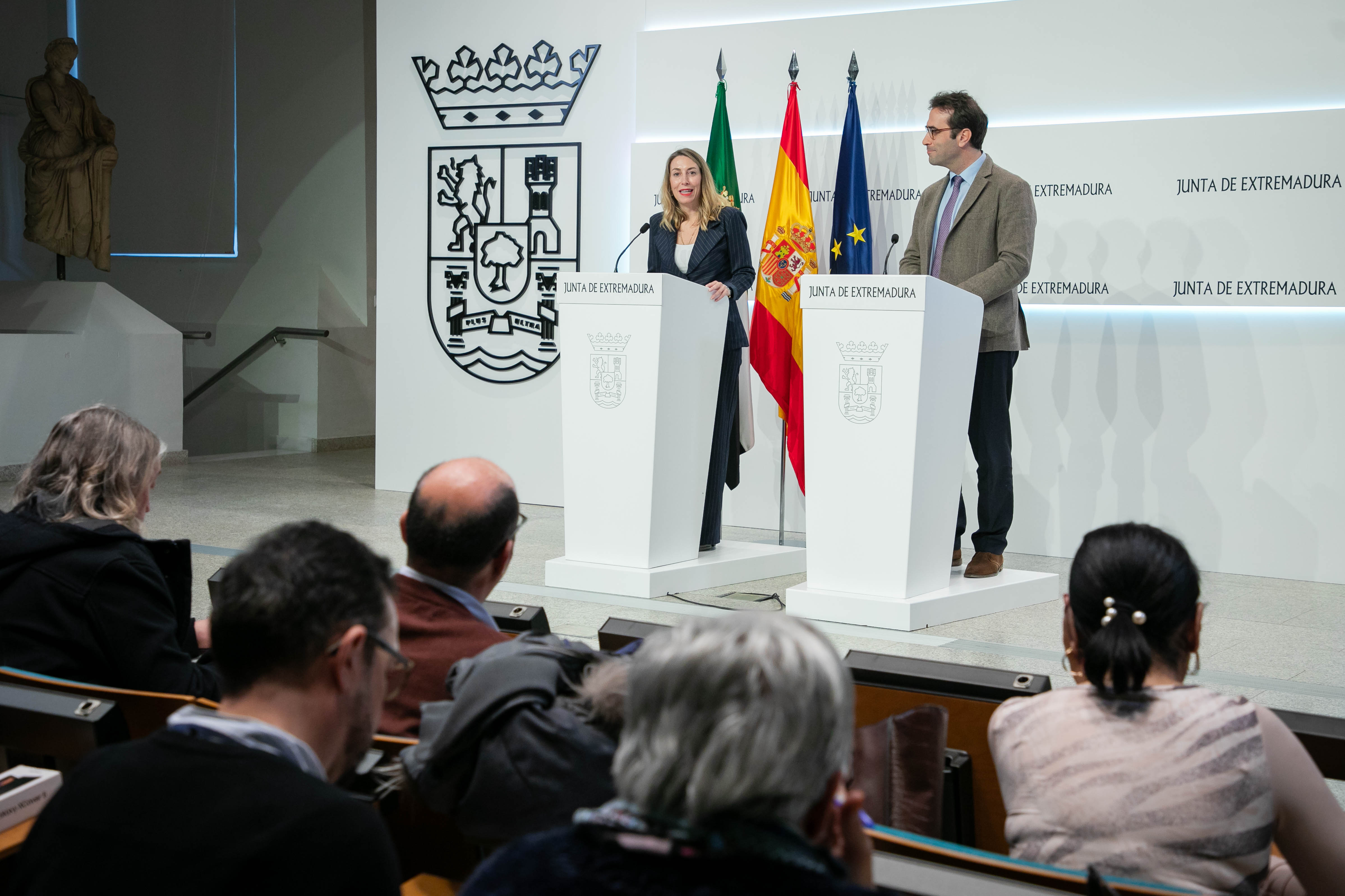 Image 5 of article María Guardiola pide al Gobierno que potencie los proyectos empresariales y las medidas de impulso económico de la Junta