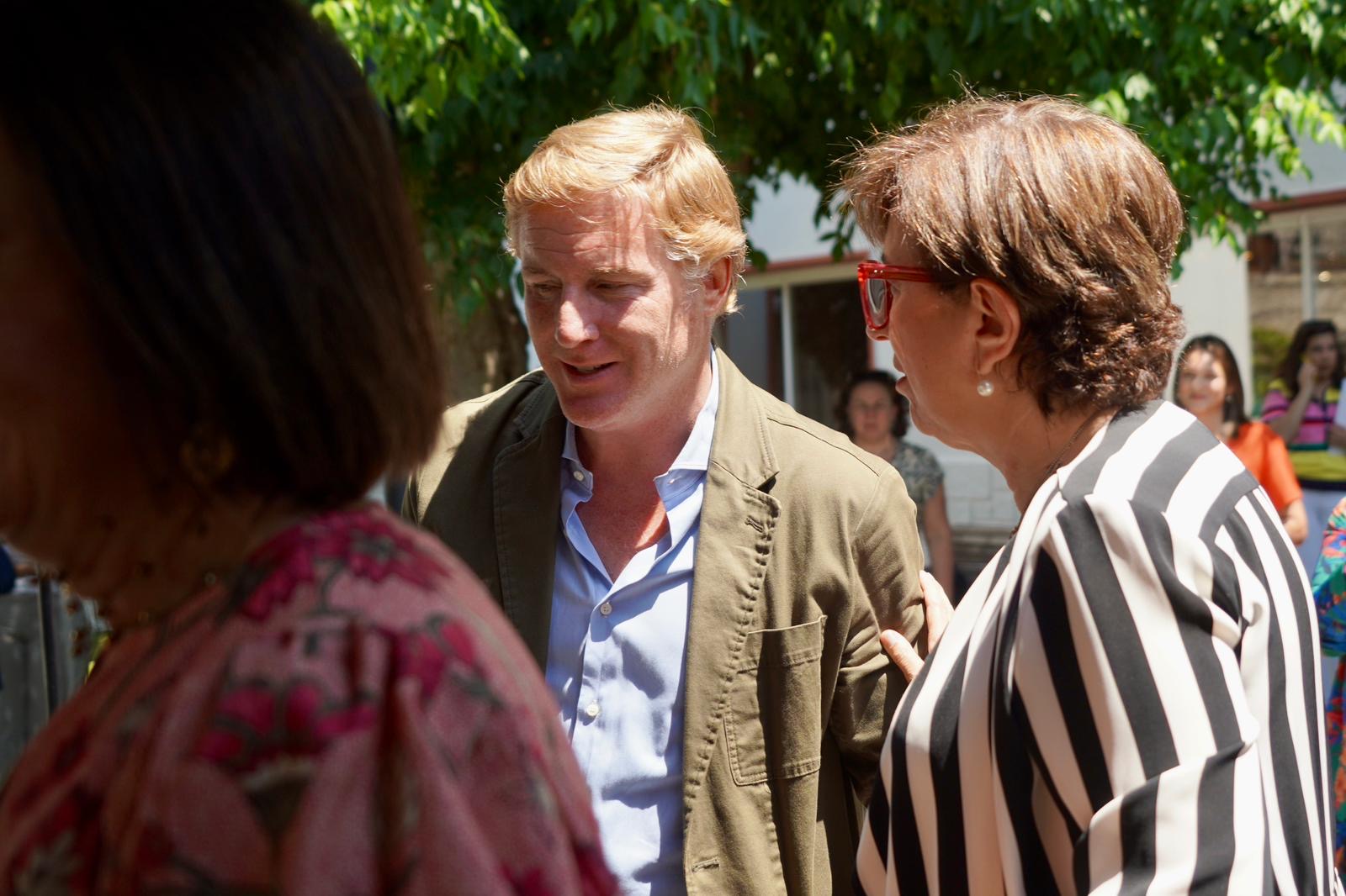 La consejera de Industria, Energía, Ciencia y Territorio, Mercedes Morán, junto al alcalde de Badajoz.