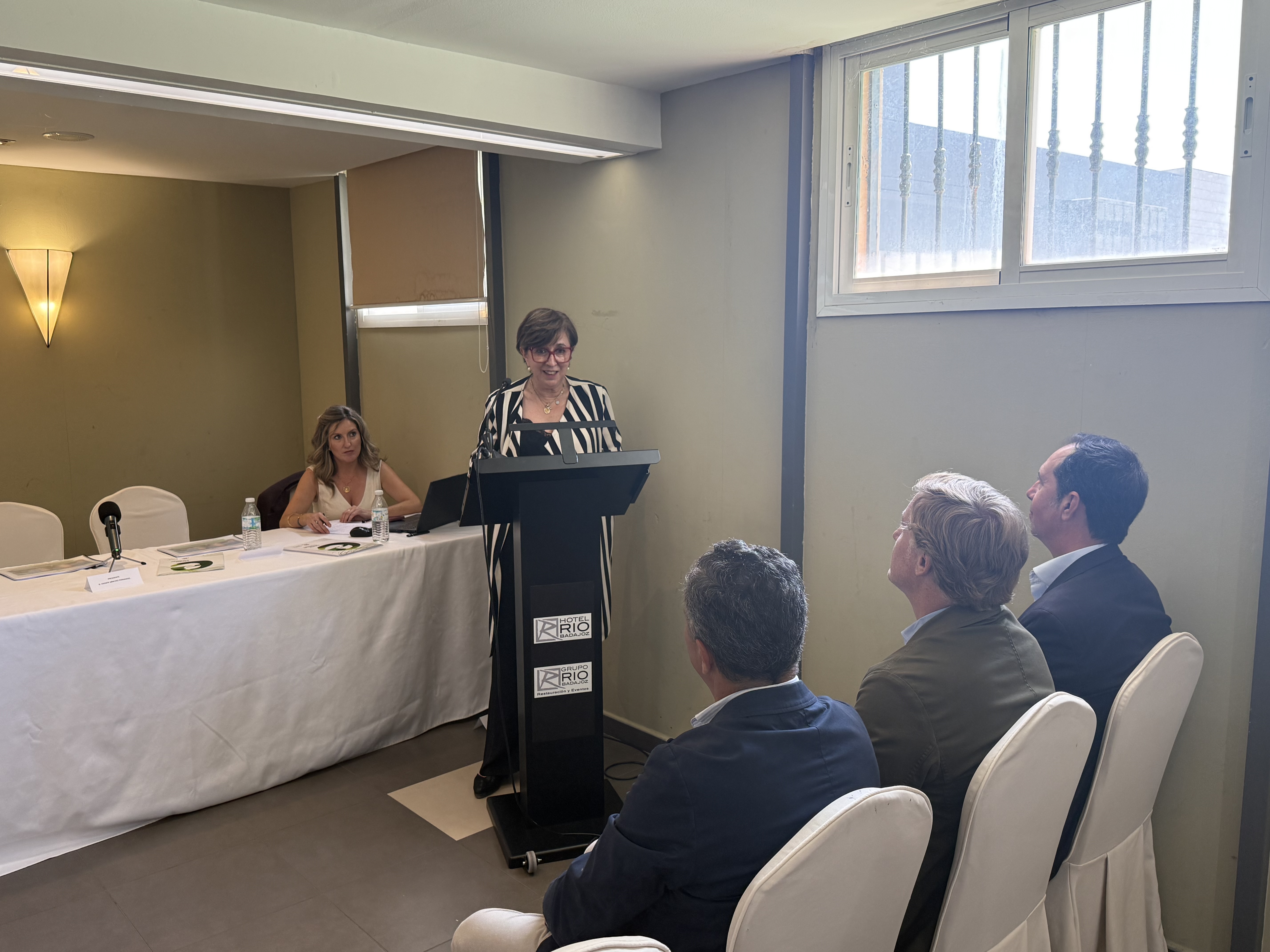 La consejera de Industria, Energía, Ciencia y Territorio, Mercedes Morán, durante el acto.
