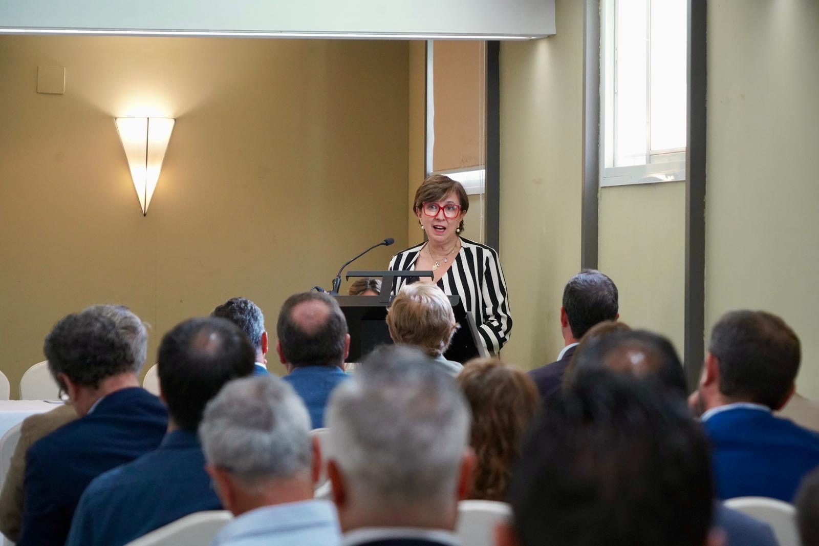 La consejera de Industria, Energía, Ciencia y Territorio, Mercedes Morán, durante el acto.