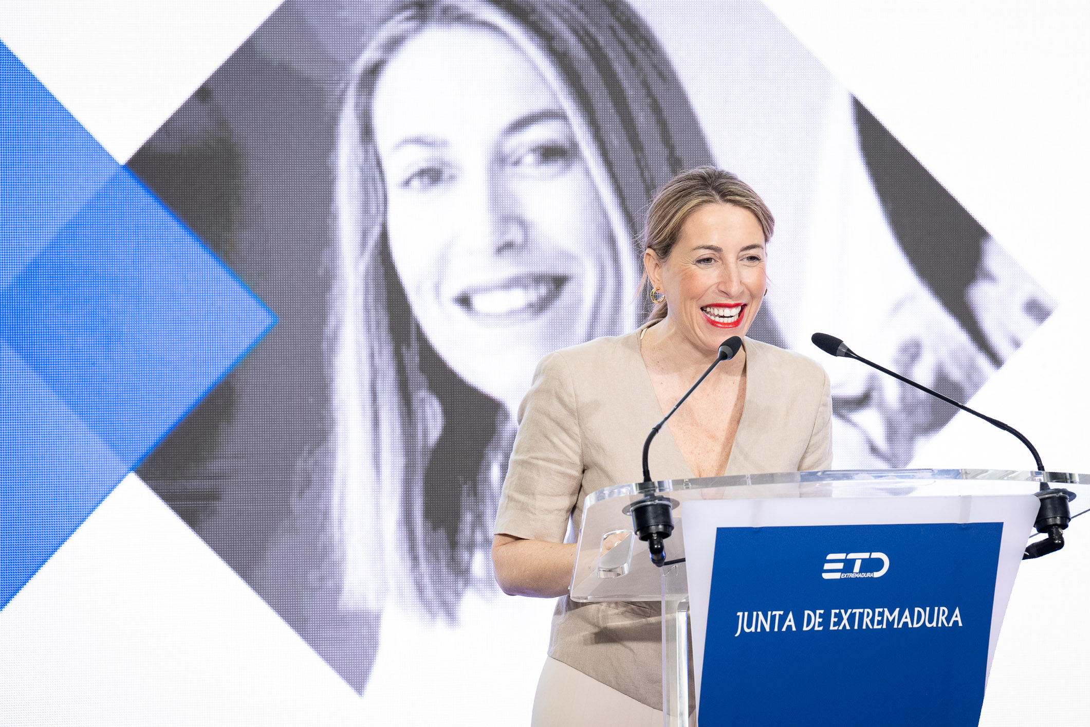Image 12 of article La Junta presenta la Estrategia de Transformación Digital de Extremadura 2027 con la visión de convertirnos en líderes en digitalización