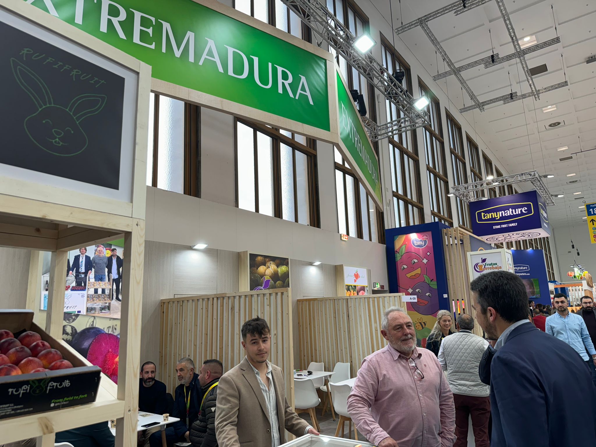 Image 1 of article La Junta apuesta por potenciar las exportaciones del sector frutícola con un stand de Extremadura AVANTE en la Fruit Logística de Berlín