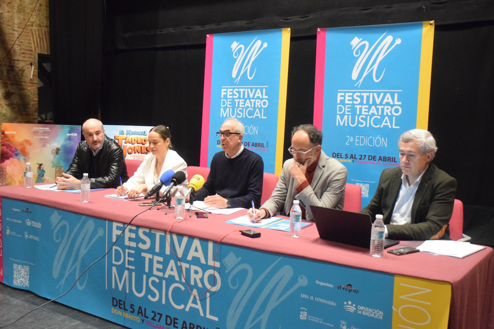 Foto del secretario general de Cultura y otras autoridades durante la presentación del festival