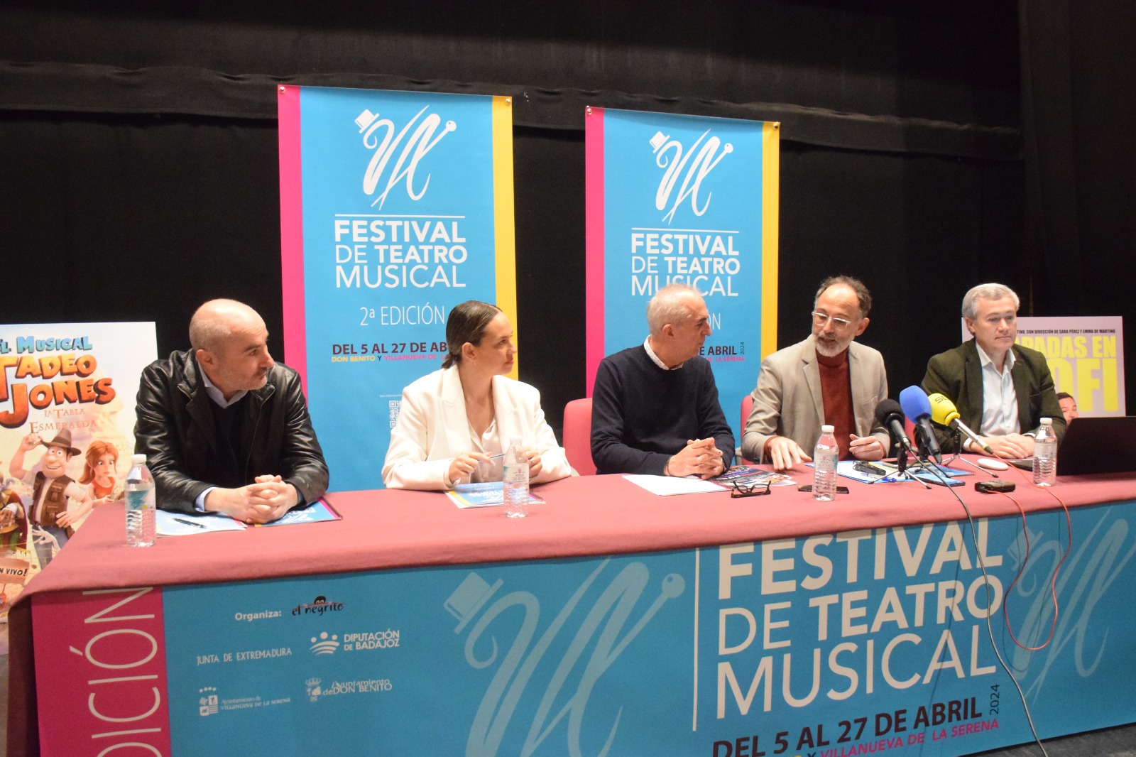 Foto del secretario general de Cultura y otras autoridades durante la presentación del festival