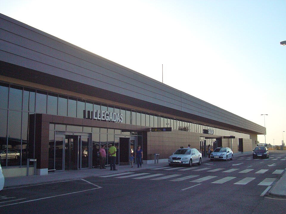 Foto de Ramírez lamenta la cancelación del vuelo en Badajoz y reclama responsabilidades para evitar que hechos así vuelvan a repetirse