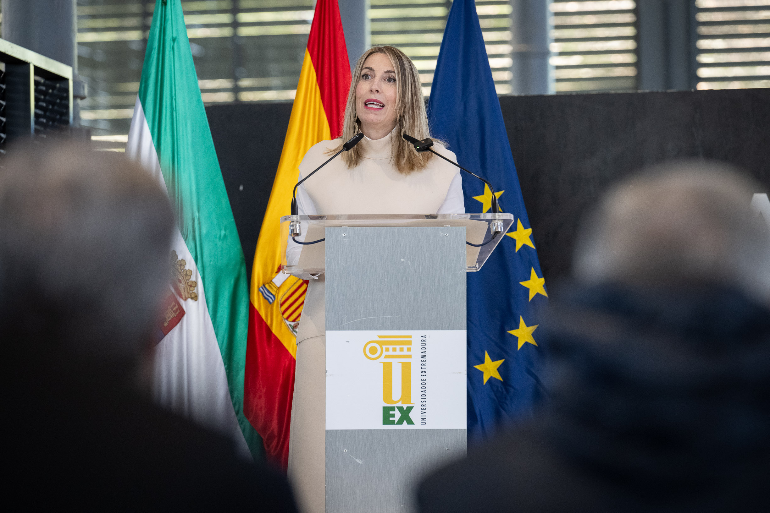 La presidenta de la Junta, María Guardiola, durante el acto.