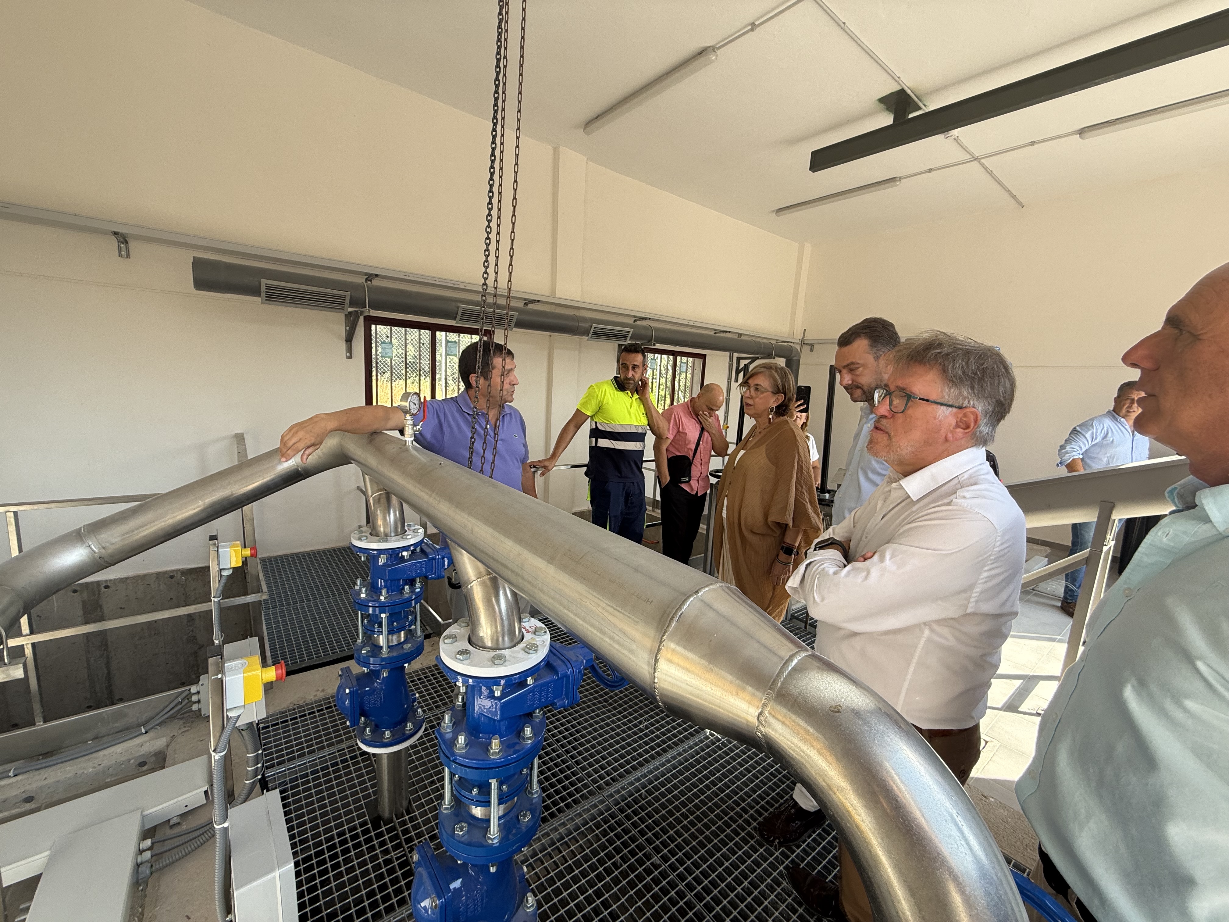 La consejera de Industria, Energía, Ciencia y Territorio, Mercedes Morán, ha visitado este jueves la nueva Estación de Bombeo de Aguas Residuales (EBAR) de Jaraíz de la Vera.