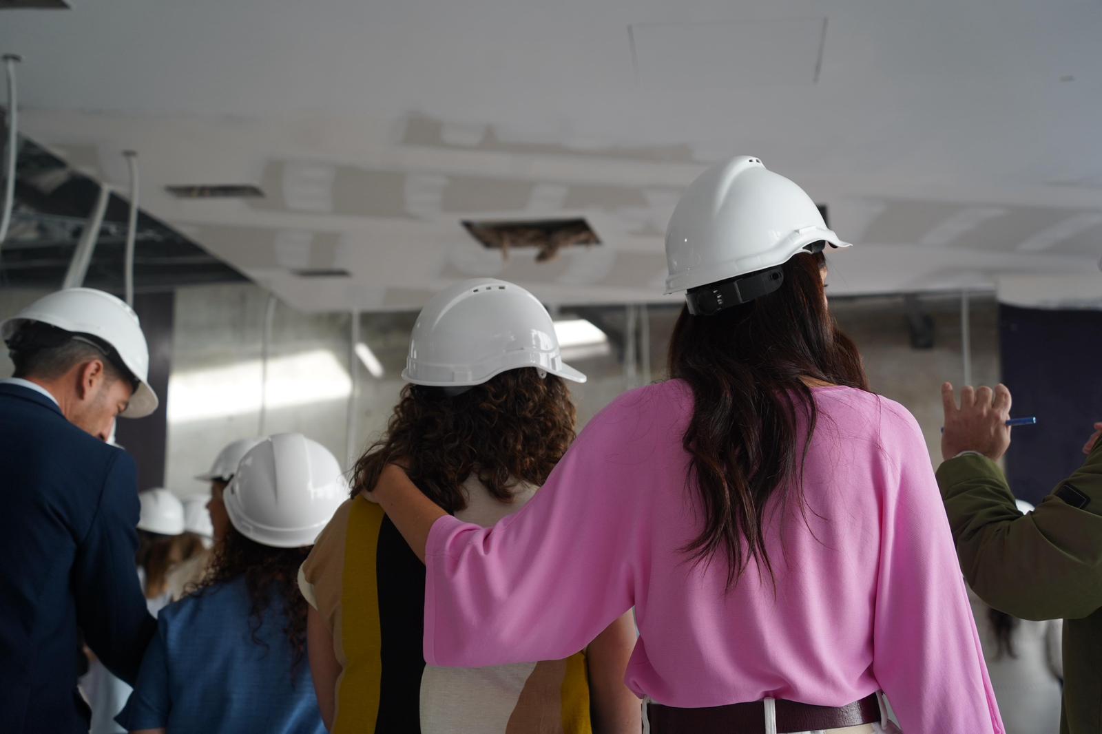 La consejera de Salud y Atención a la Dependencia, Sara Gª Espada, ha visitado las obras.