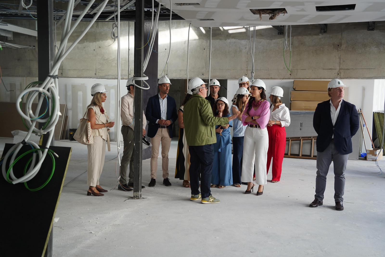 La consejera de Salud y Atención a la Dependencia, Sara Gª Espada, ha visitado las obras.