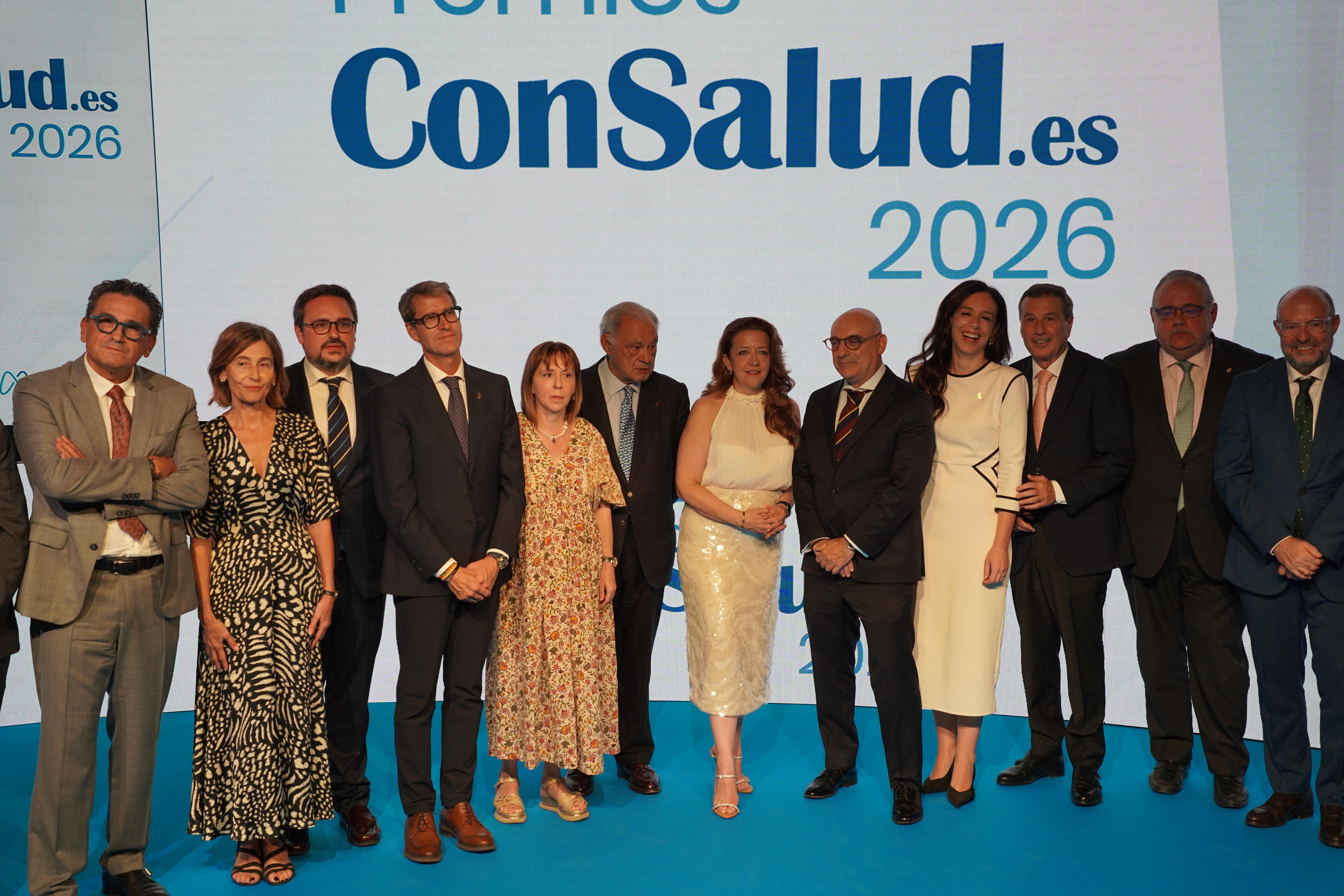 La consejera de Salud y Atención a la Dependencia, Sara Gª Espada, ha recibido el Premio Especial a los Nuevos Liderazgos Autonómicos 'ConSalud 2026', junto a otros galardonados.
