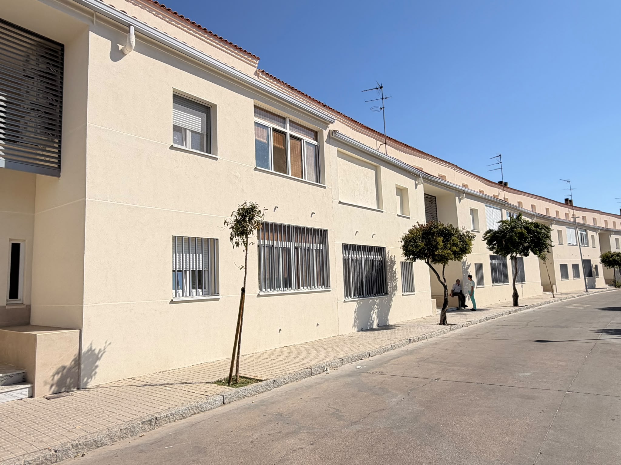 La Junta de Extremadura invierte más de 829.000 euros en la rehabilitación energética de 40 viviendas públicas en Miajadas foto 4