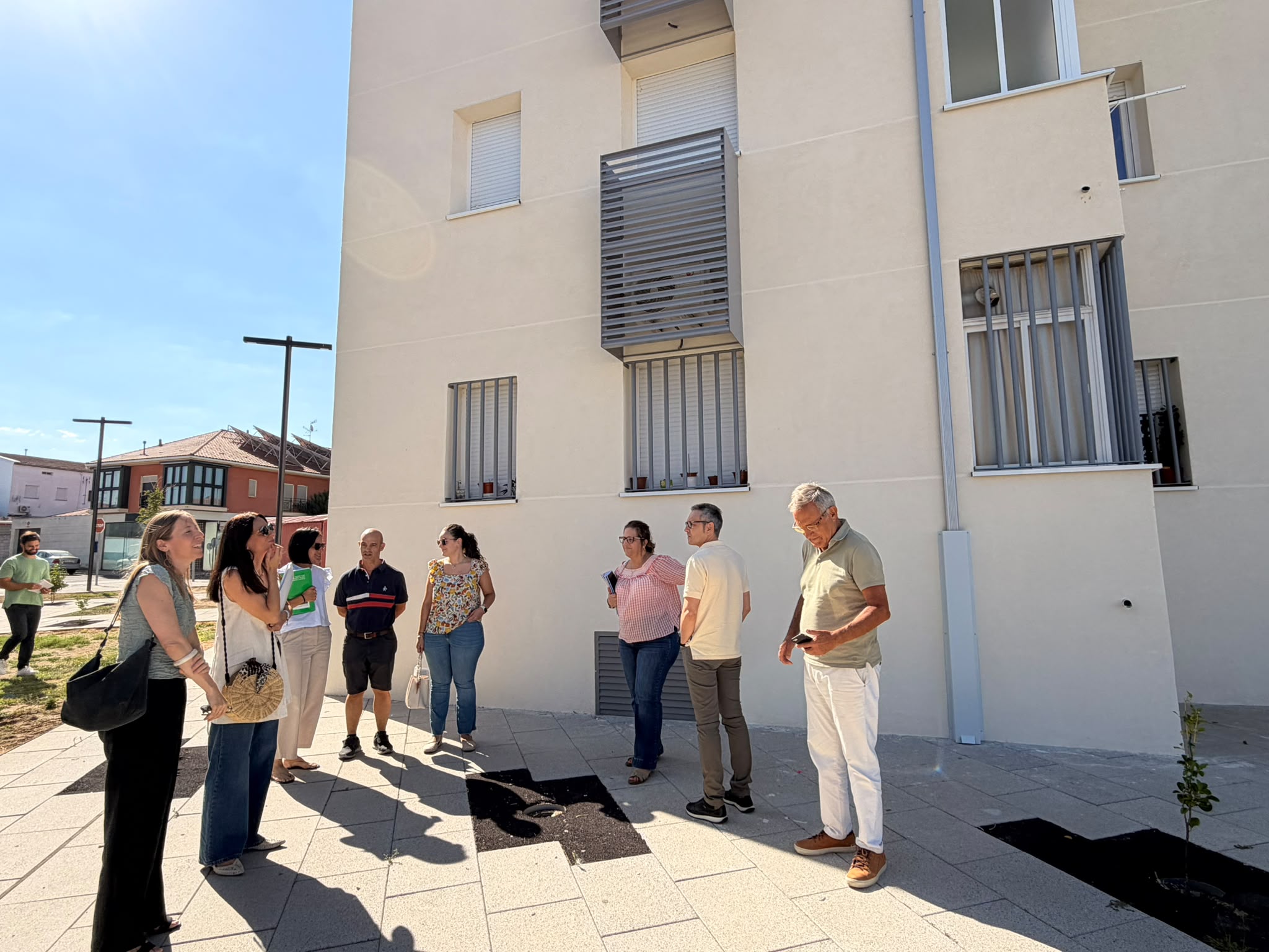 La Junta de Extremadura invierte más de 829.000 euros en la rehabilitación energética de 40 viviendas públicas en Miajadas foto 5