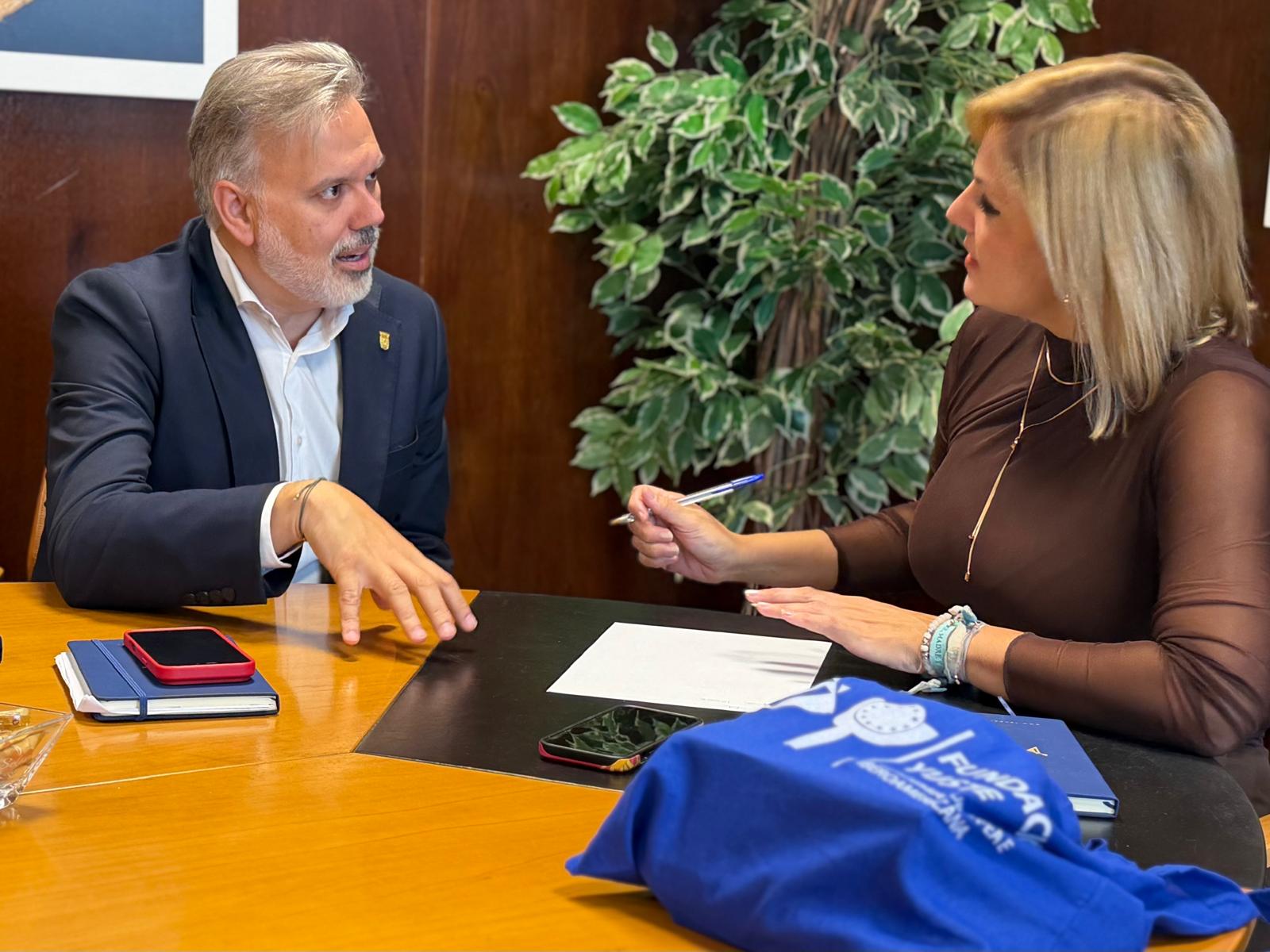 Reunión Fernando Pizarro y Elena Manzano foto 2