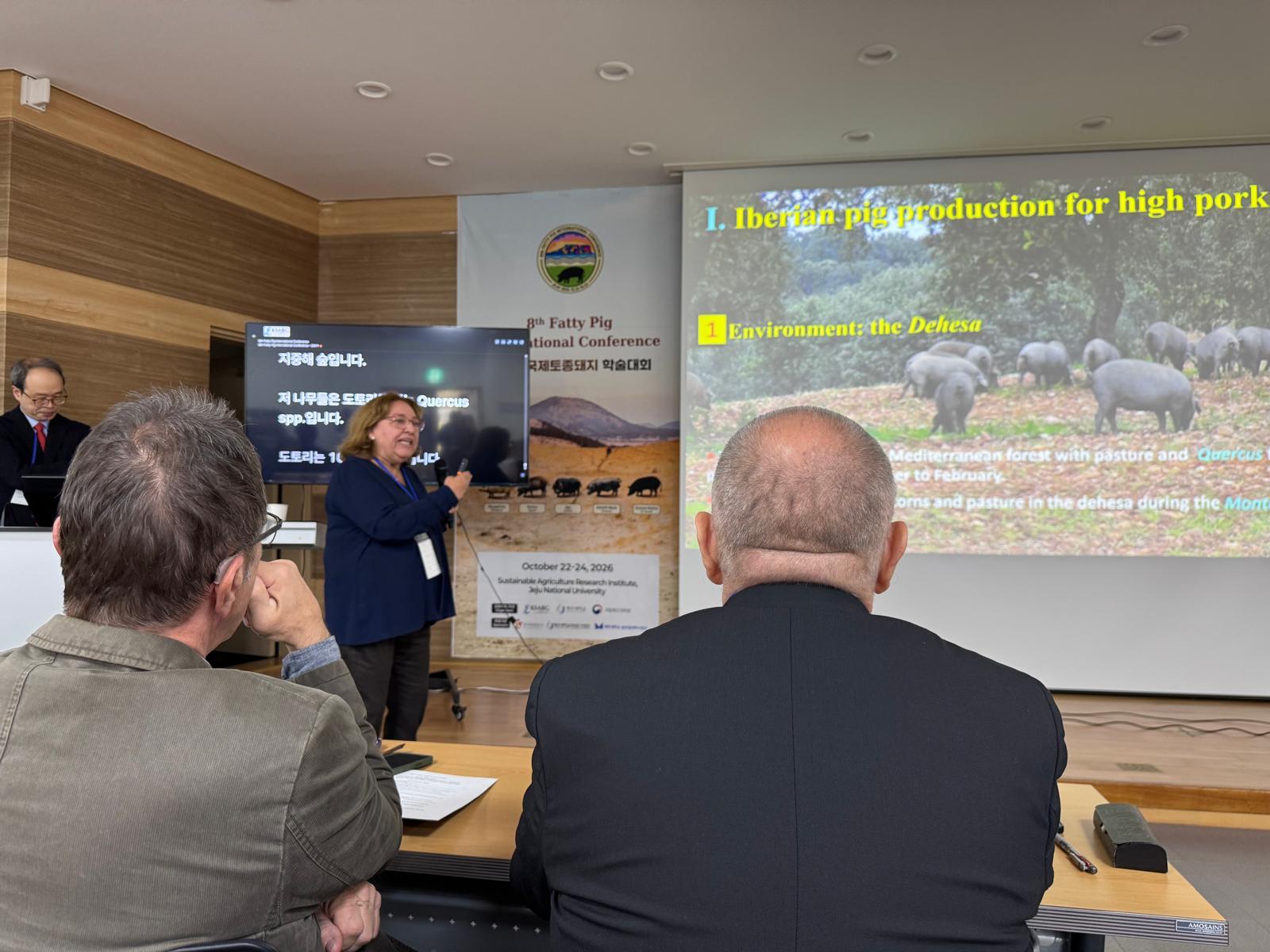 Mercedes Izquierdo inaugura la octava edición de la Fatty Pig International Conference en Jeju, Corea del Sur