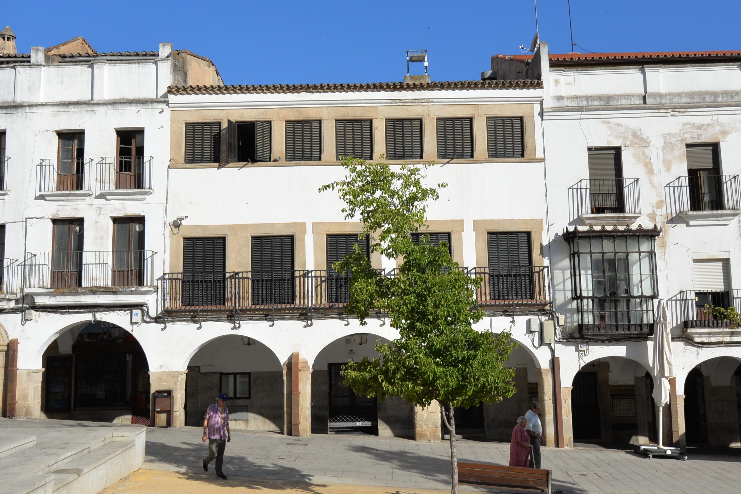 Imagen de la fachada del centro de mayores Plaza Mayor de Cáceres