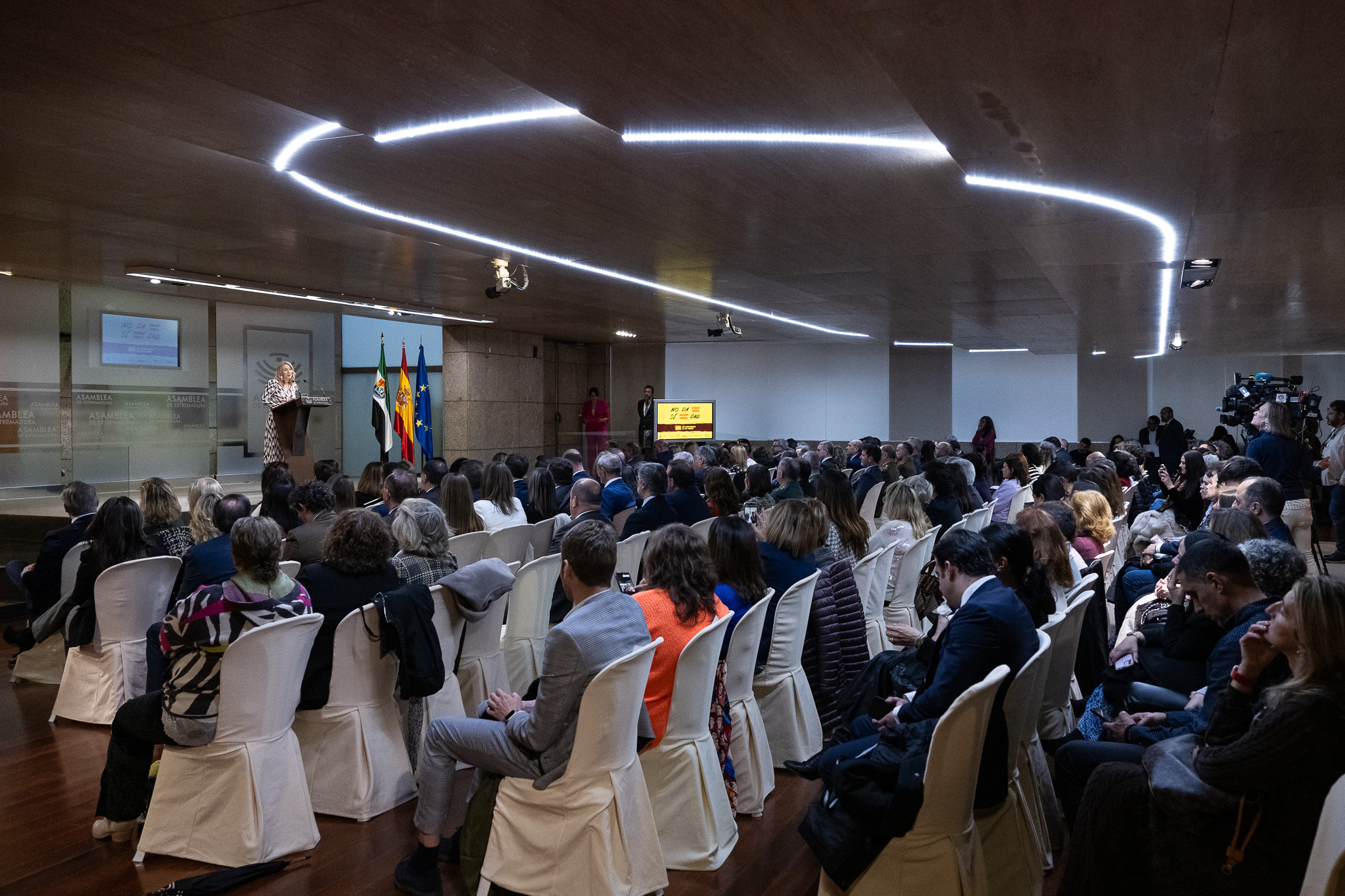 Image 1 of article María Guardiola, en el acto de la Asamblea por el Día Internacional de las Mujeres: La igualdad es esencia democrática y pilar de nuestros derechos
