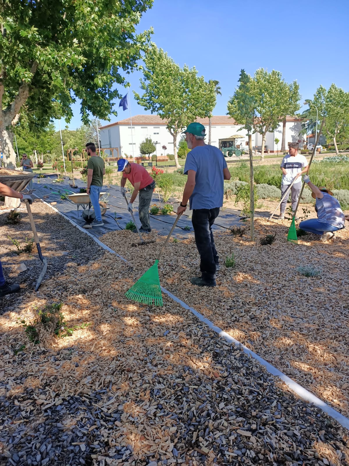 Image 1 of article El Centro de Formación Rural de Don Benito mantiene abierto el plazo para inscribirse en el curso de instalación y mantenimientos de jardines