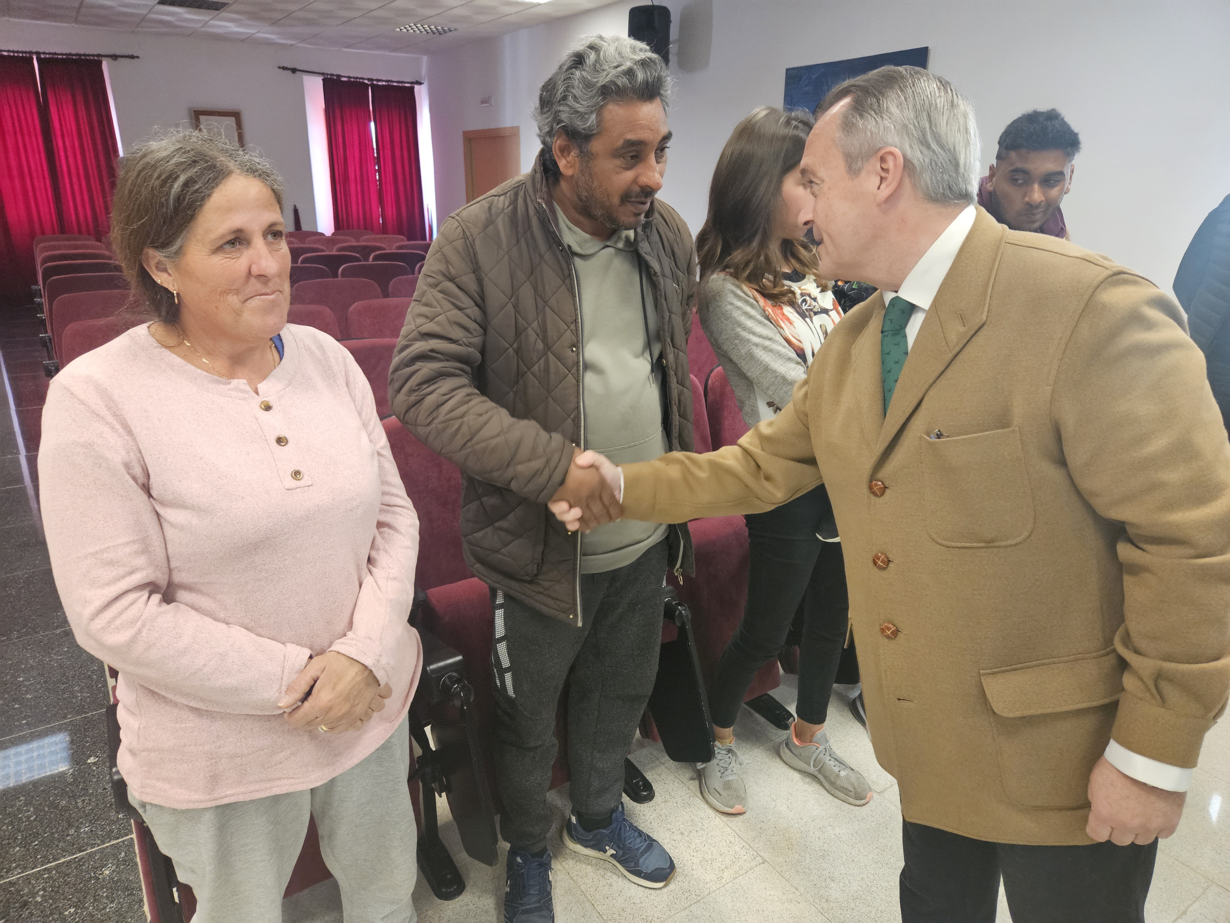 Image 5 of article El consejero Manuel Martín entrega viviendas sociales en Zalamea de la Serena, una prioridad para la Junta