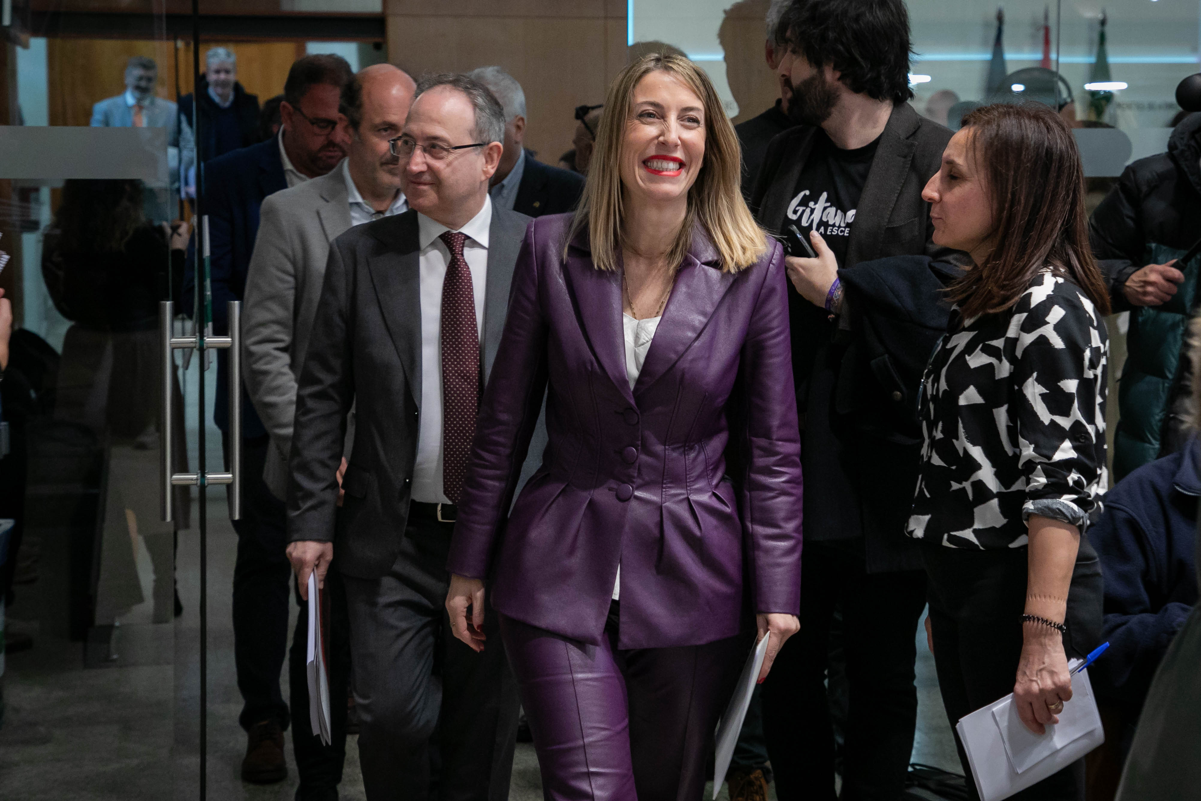 La presidenta de la Junta, María Guardiola, durante la presentación. 