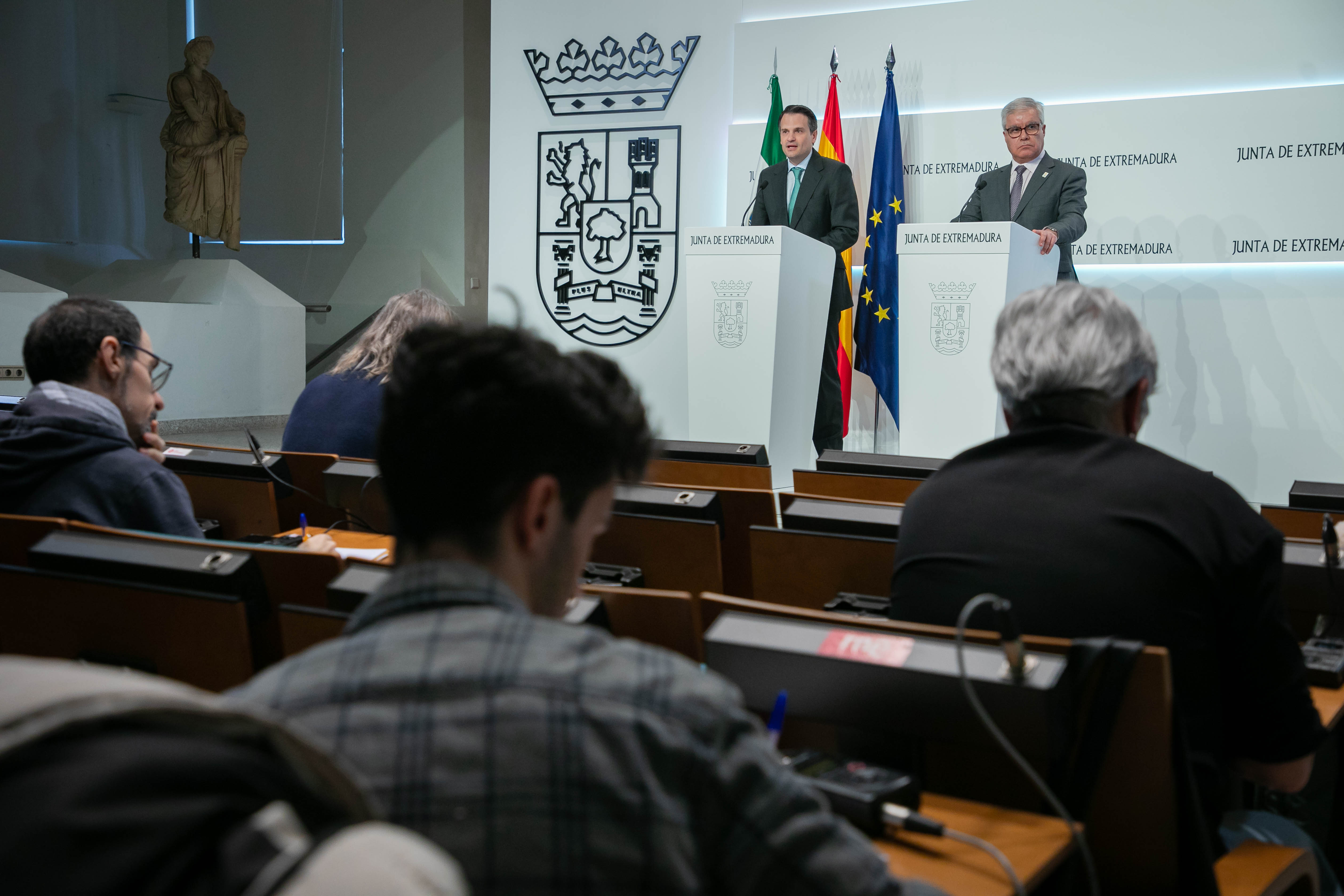 Image 1 of article La Consejería de Presidencia, Interior y Diálogo social impulsa un nuevo máster de Seguridad, Emergencias y Protección Civil en colaboración con la Universidad de Extremadura
