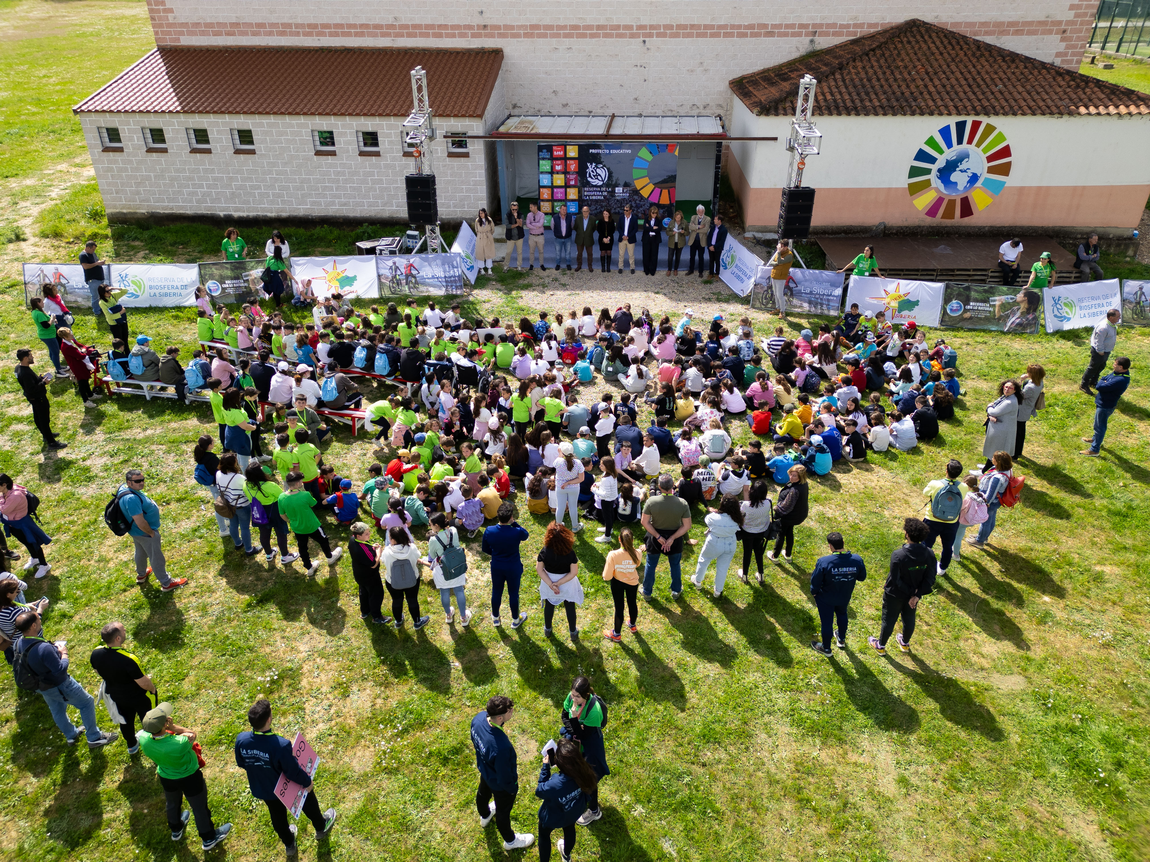 Image 0 of article La Junta de Extremadura celebra el Día Mundial del Agua junto a 300 alumnos en la V Bioconvivencia de la Reserva de la Biosfera de La Siberia