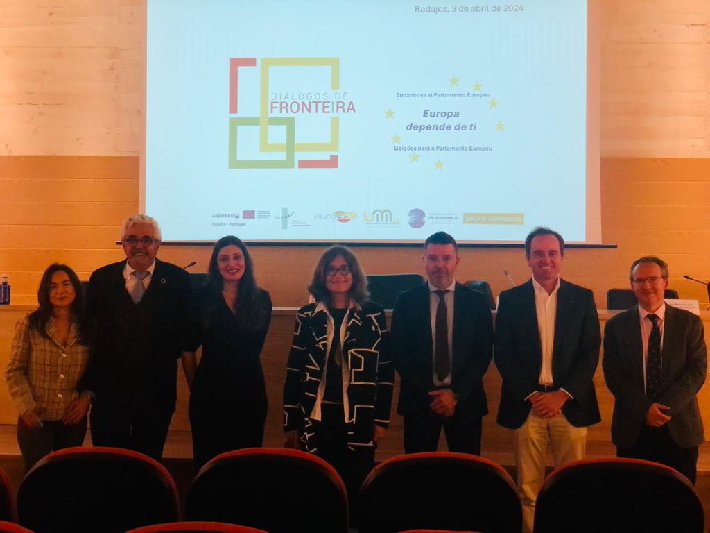 Image 0 of article Más de 150 alumnos de las universidades de Mayores de Extremadura y Portugal debaten sobre las elecciones al Parlamento Europeo