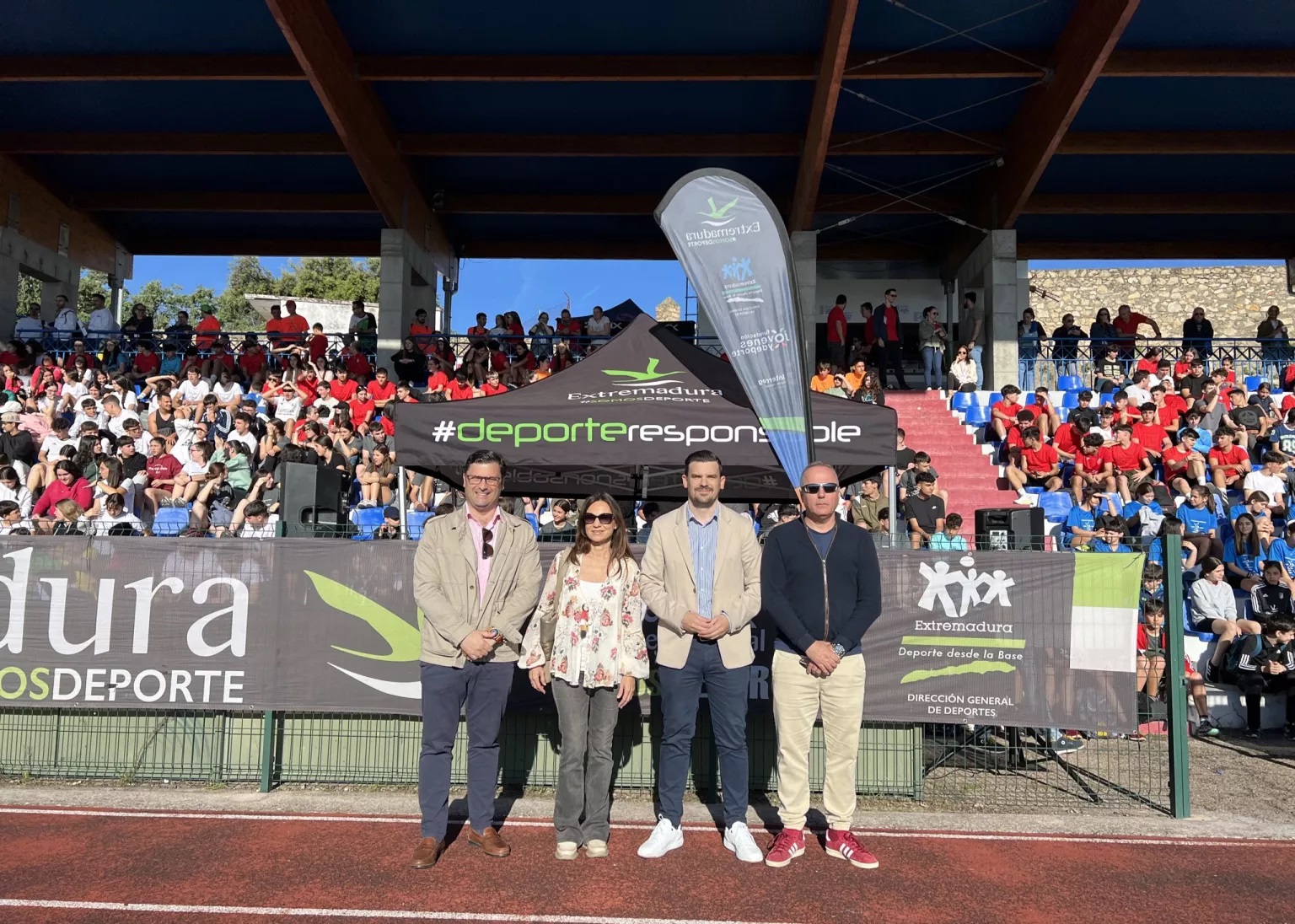 Foto de Mil alumnos españoles y portugueses de educación secundaria participan en las Olimpiadas Rayanas celebradas en Valencia de Alcántara