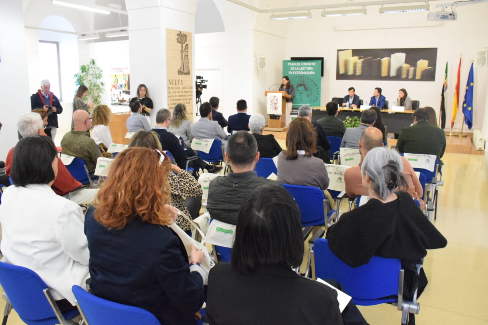 Foto del acto institucional del Día del Libro