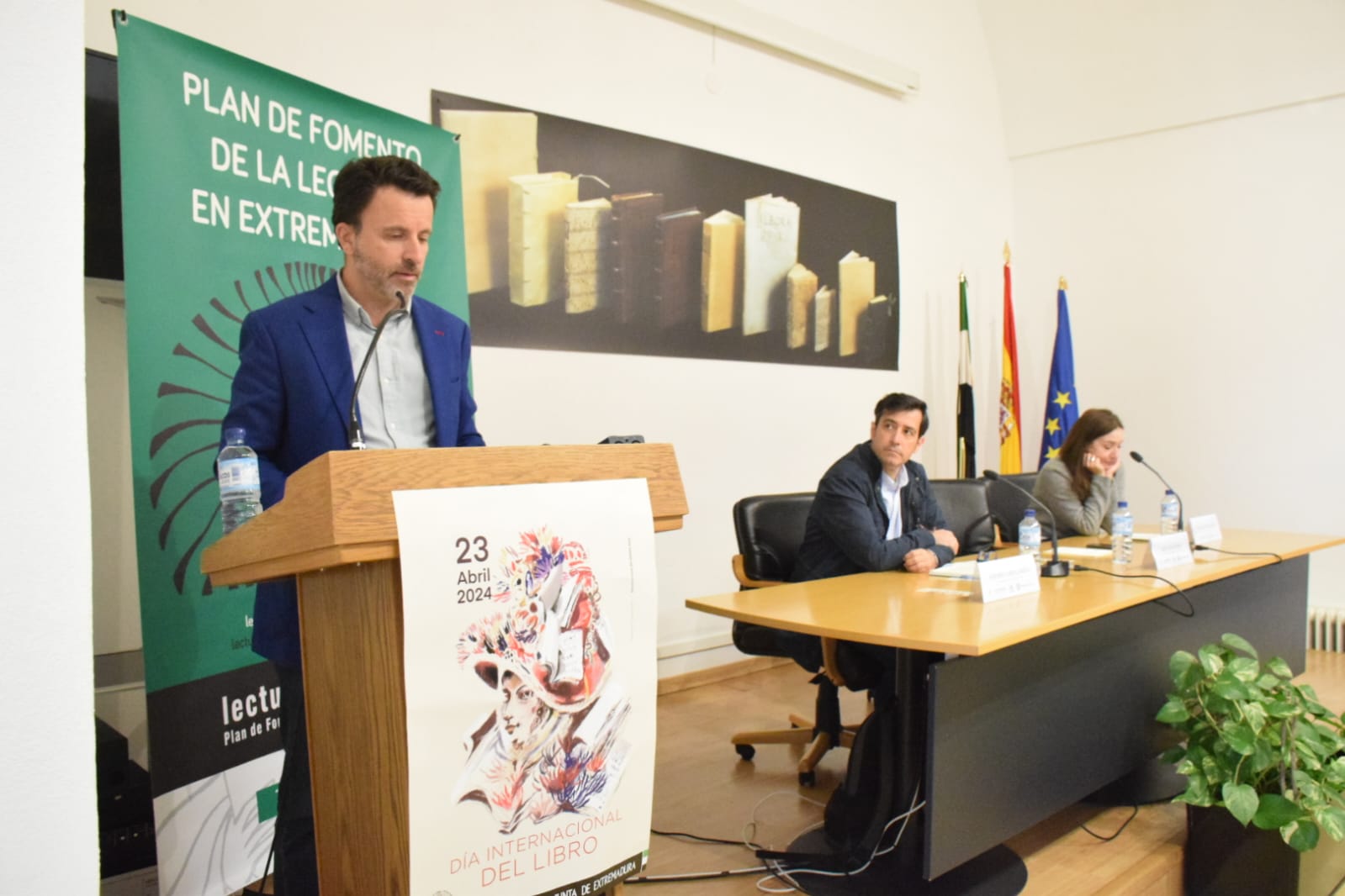 Foto del acto institucional del Día del Libro